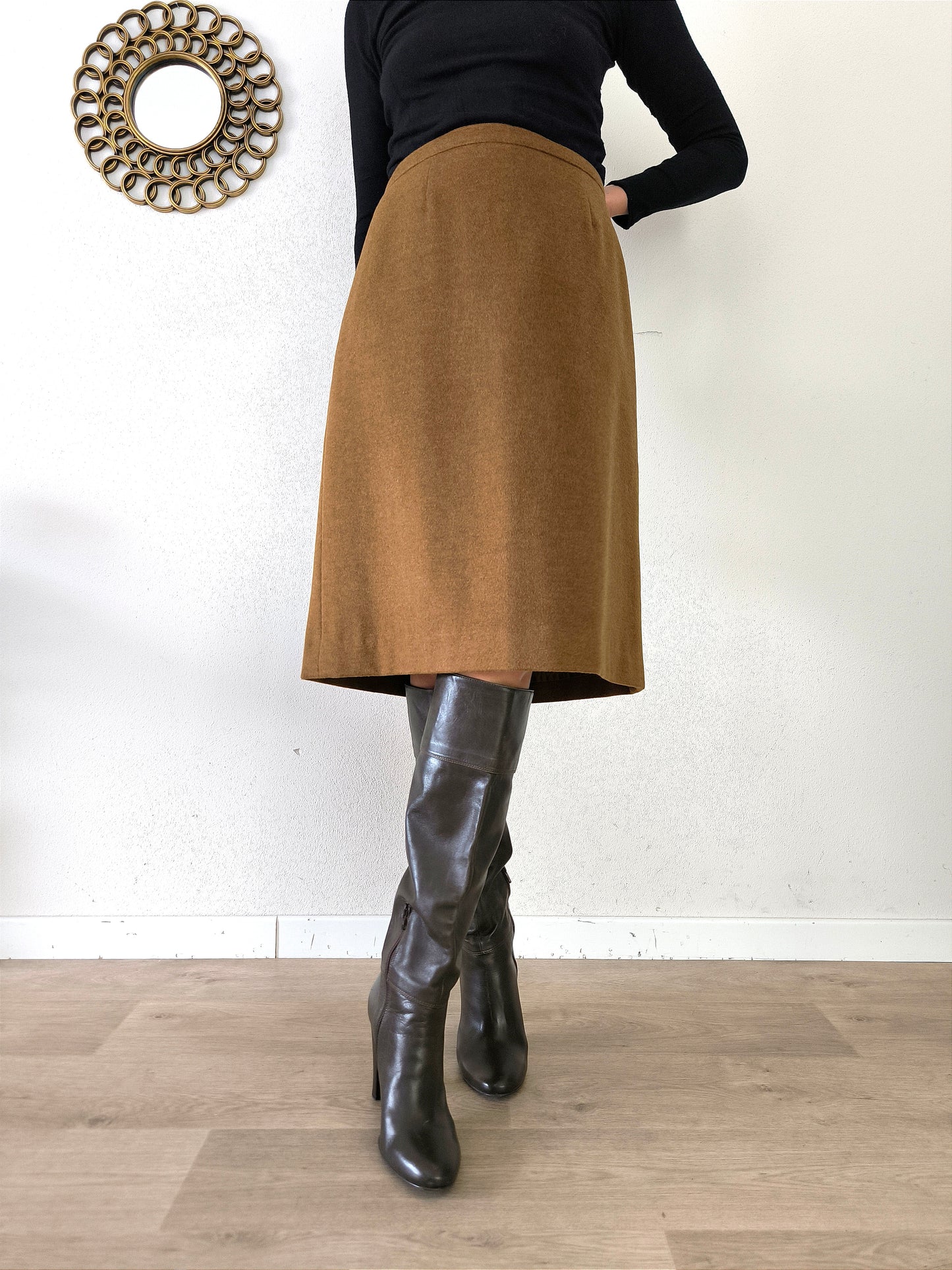 Gonna sartoriale in cashmere cammello