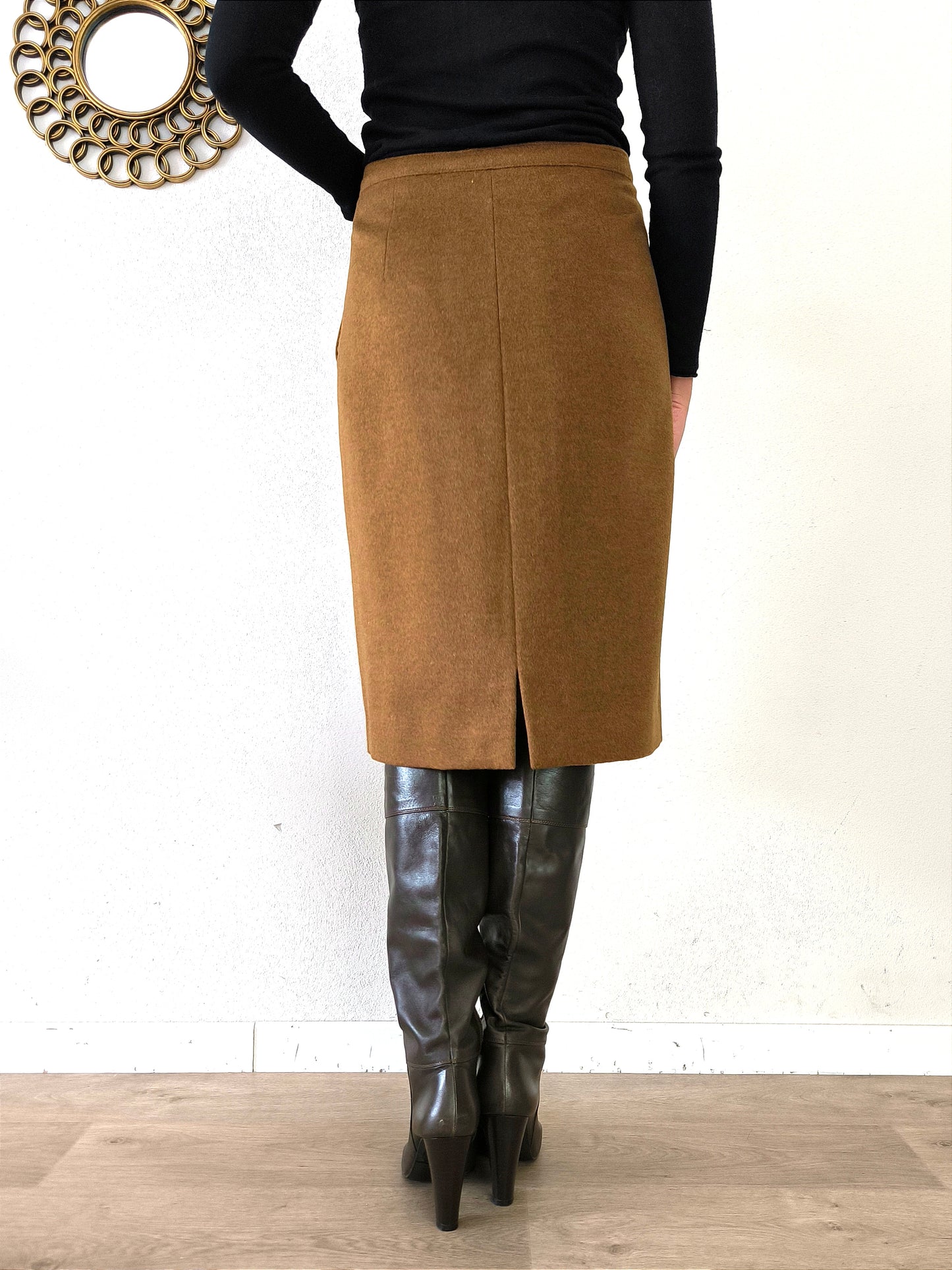 Gonna sartoriale in cashmere cammello