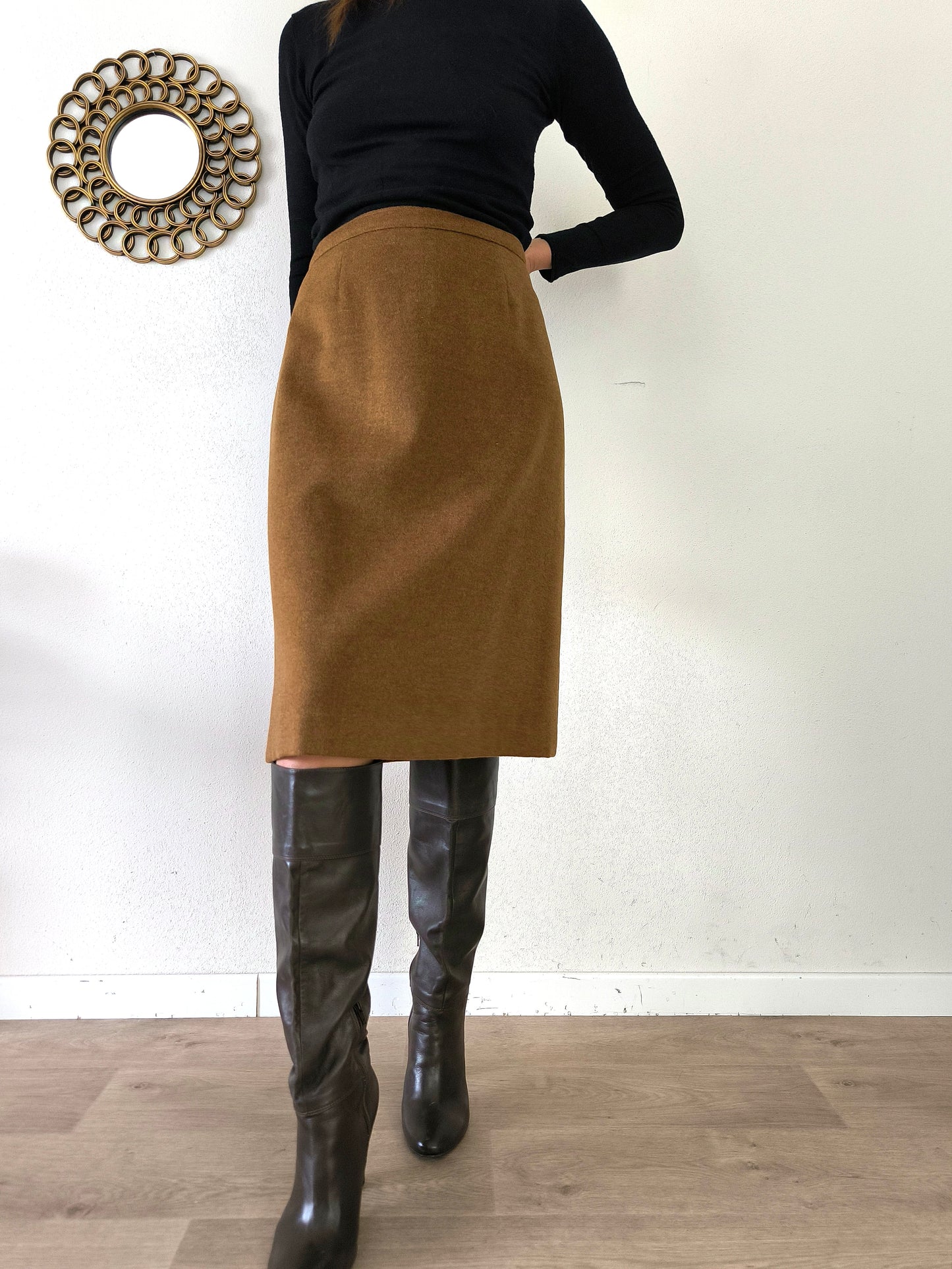 Gonna sartoriale in cashmere cammello