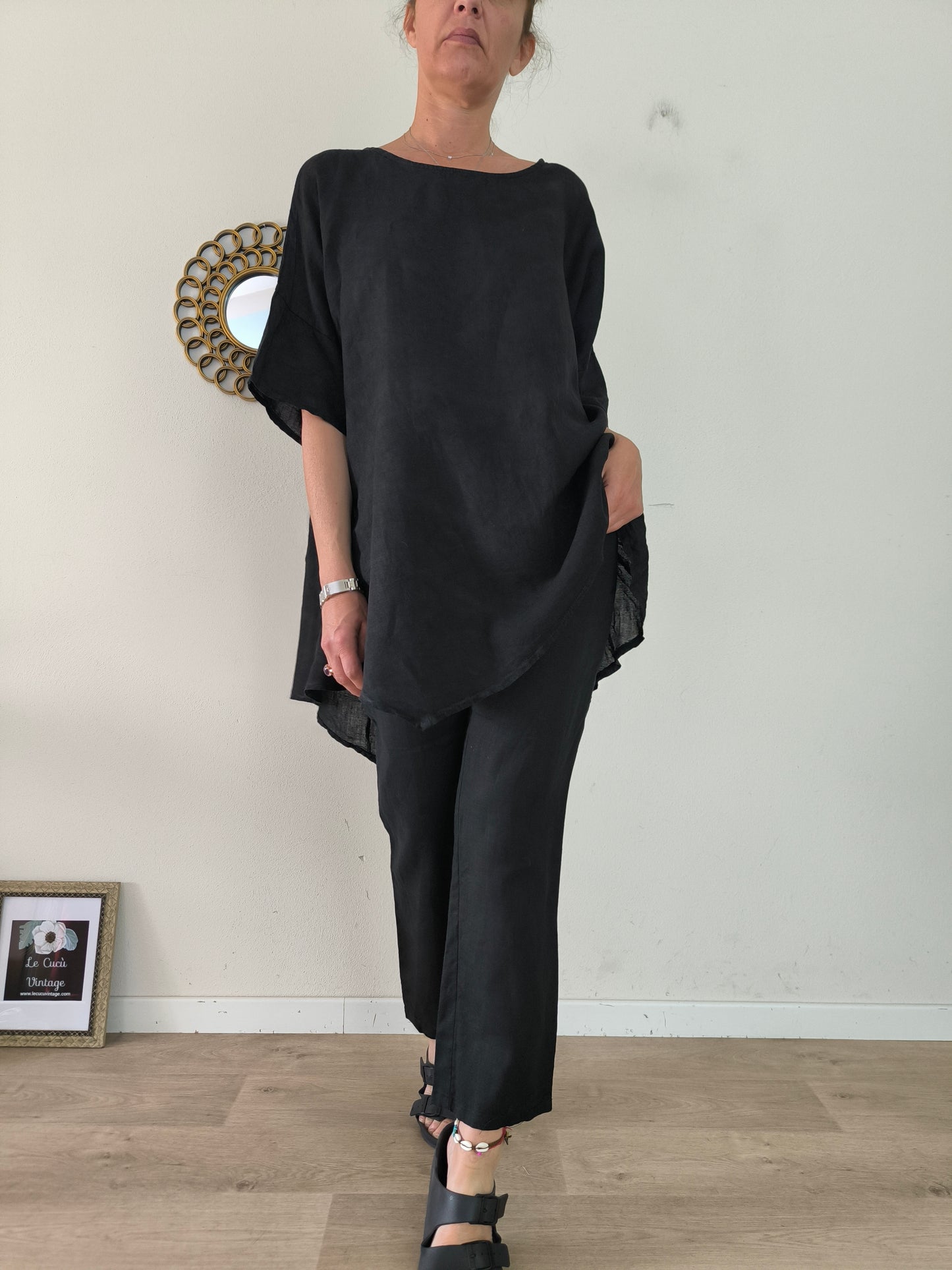 Blusa ampia in lino nero