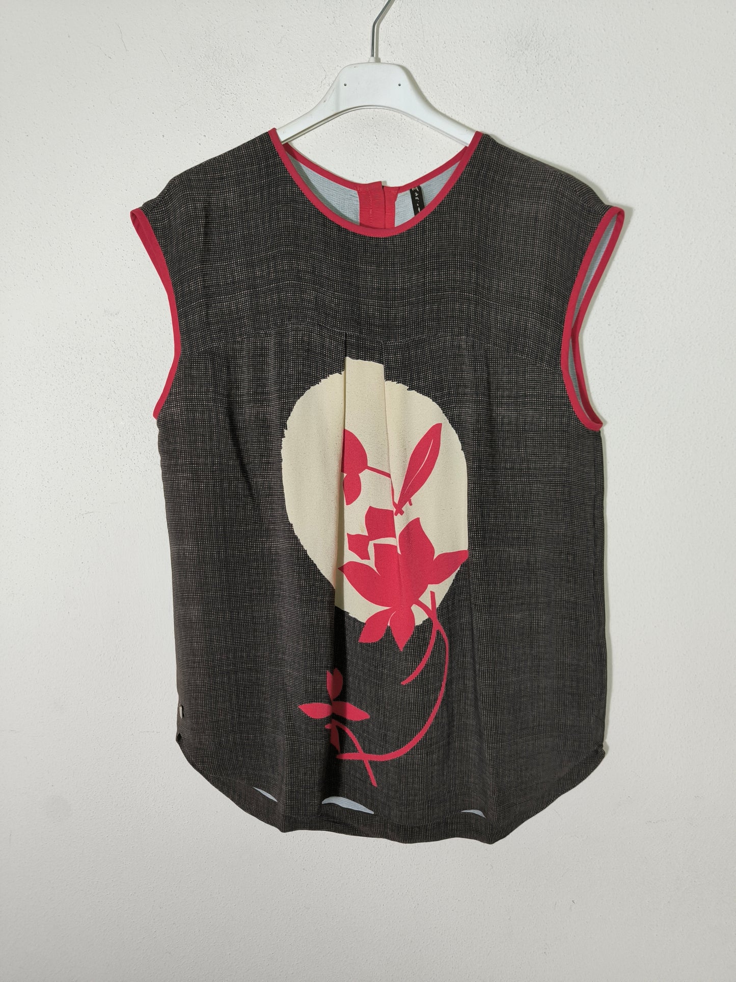 Blusa Manila Grace marrone con fantasia rossa centrale One size