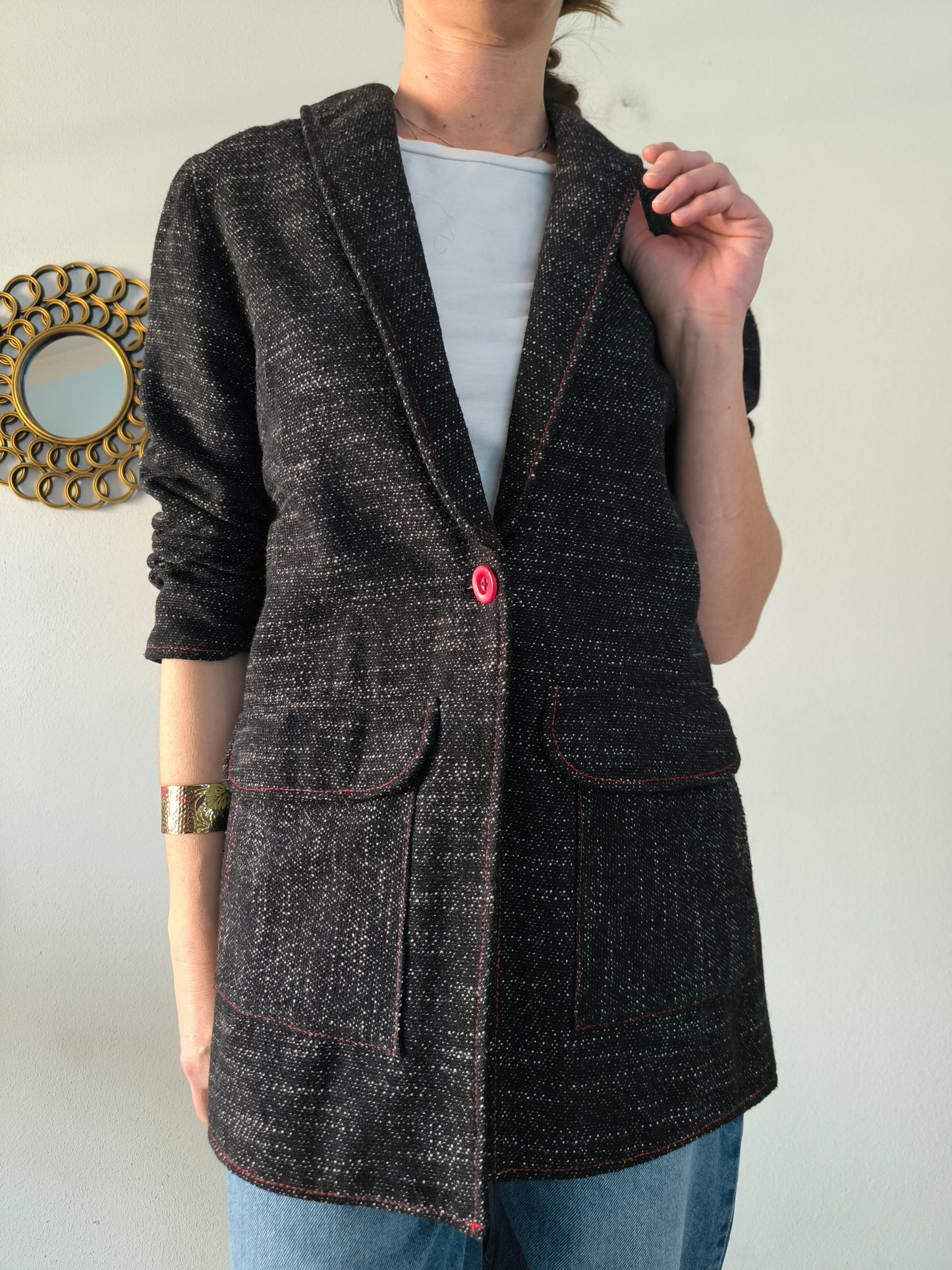 Blazer morbido antracite con cuciture in rosso