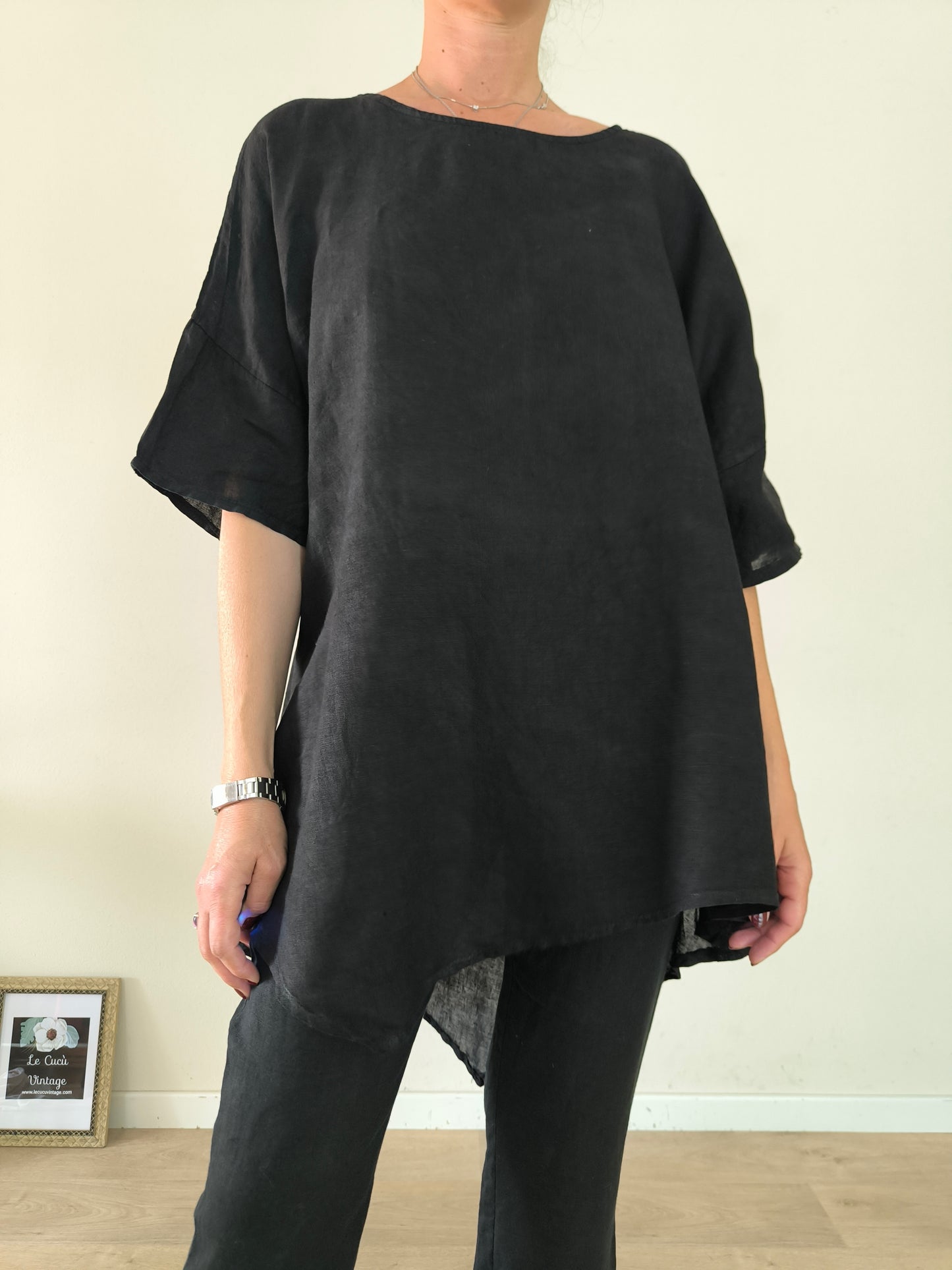 Blusa ampia in lino nero