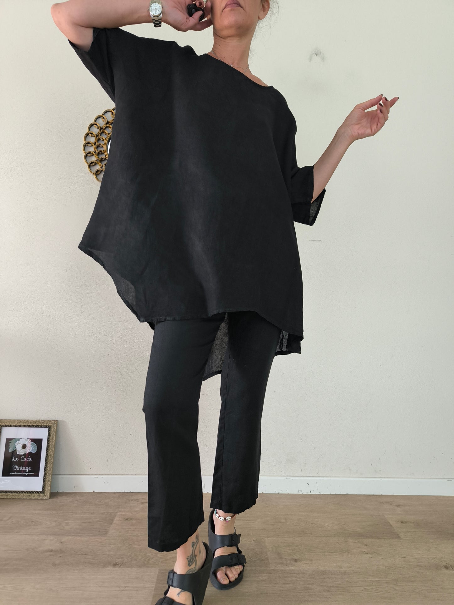 Blusa ampia in lino nero