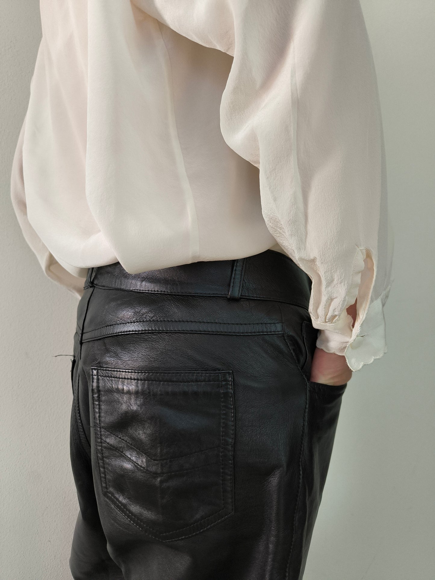Pantalone in pelle nero tg 52
