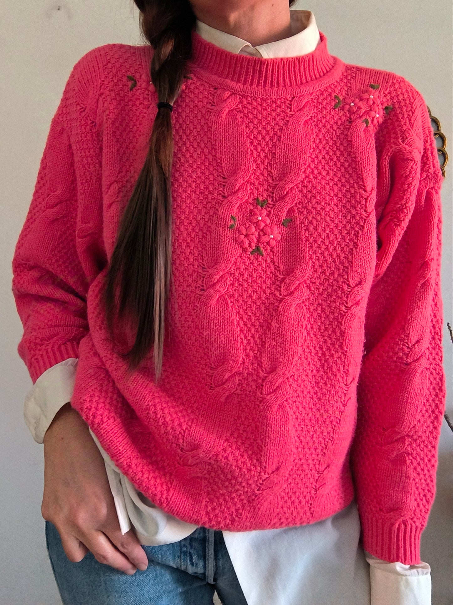 Maglione vintage con ricamo floreale