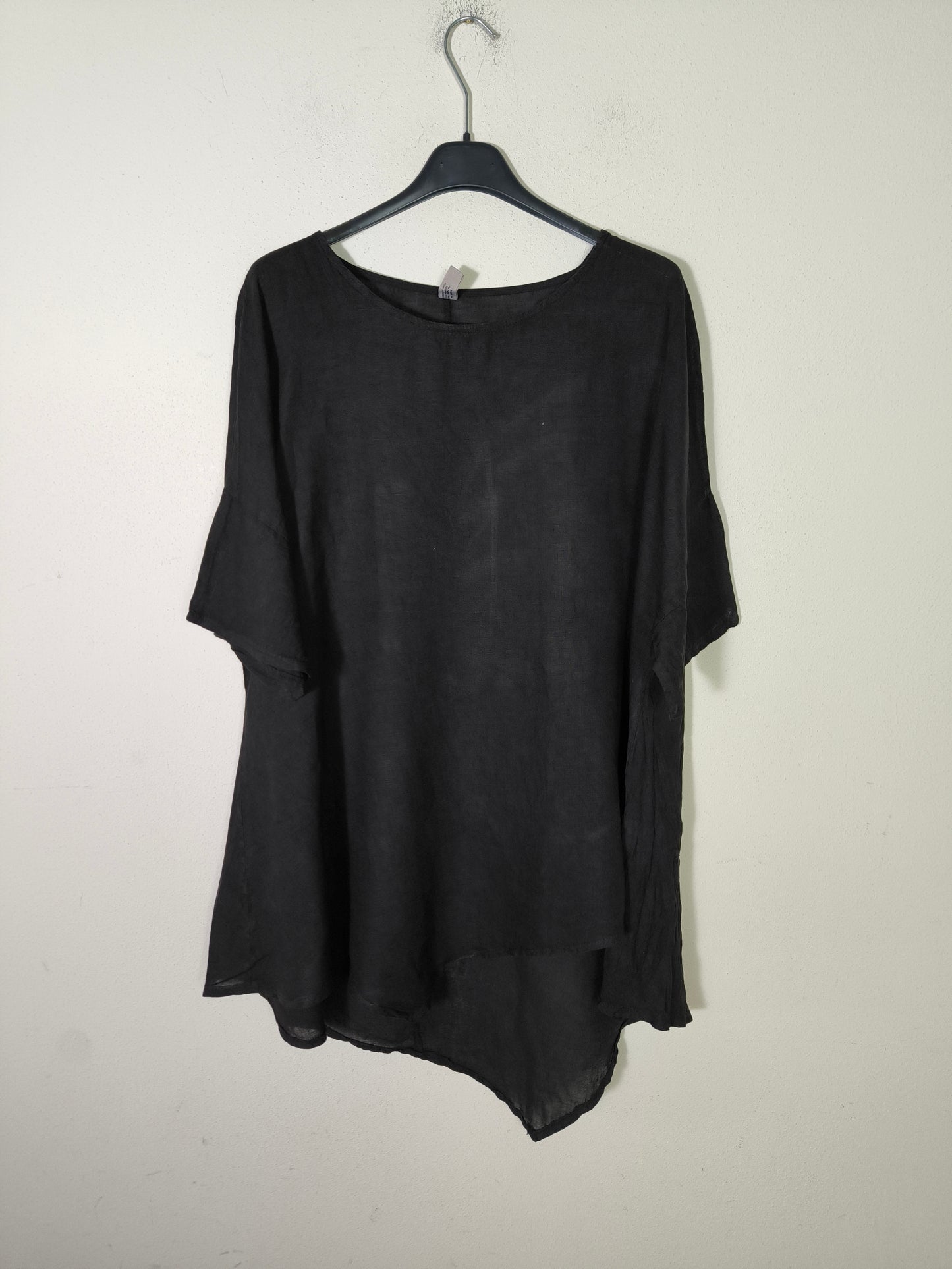 Blusa ampia in lino nero