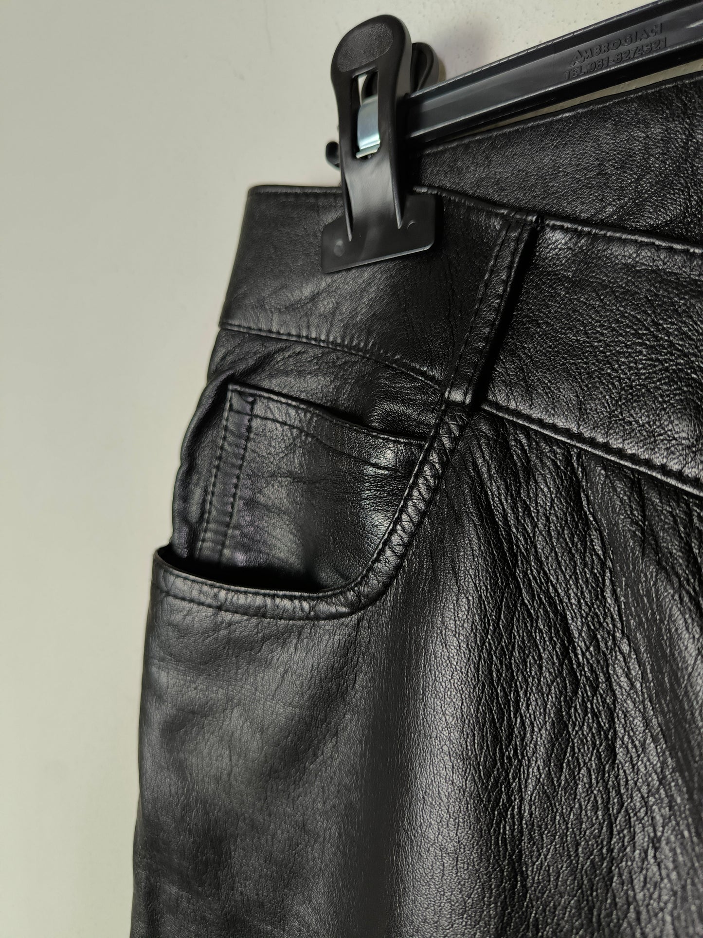 Pantalone in pelle nero tg 52