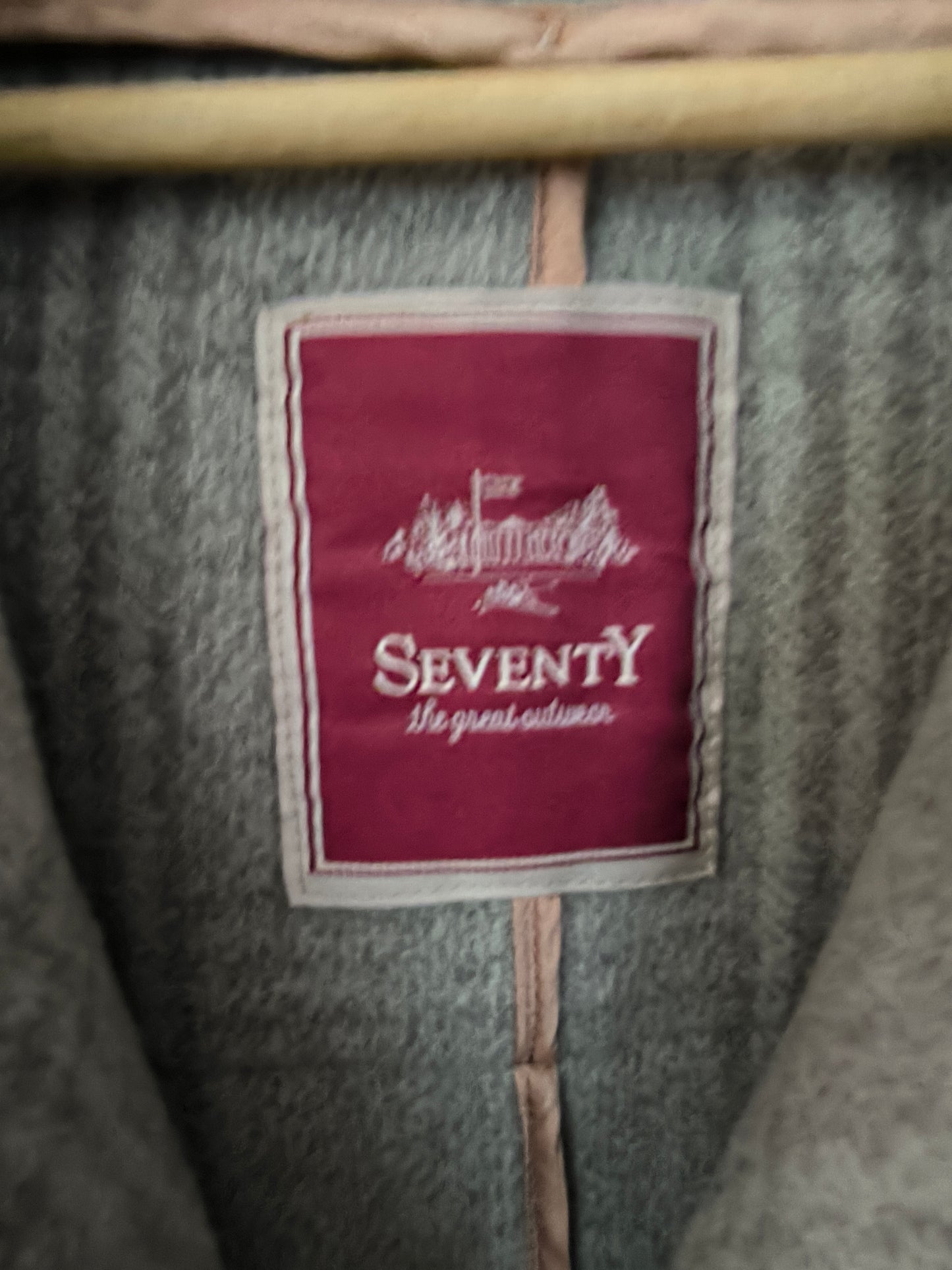 Montgomery unisex Seventy