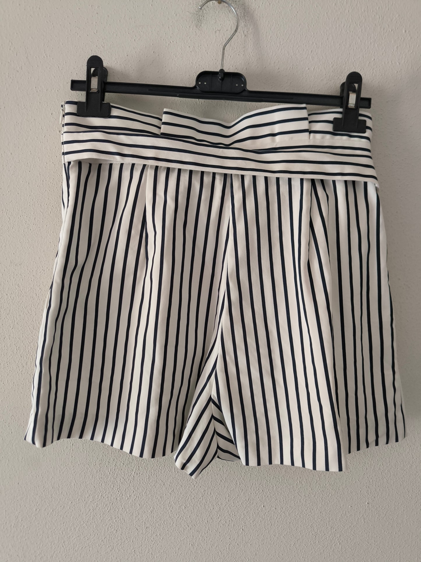 Shorts bianco a righe verticali