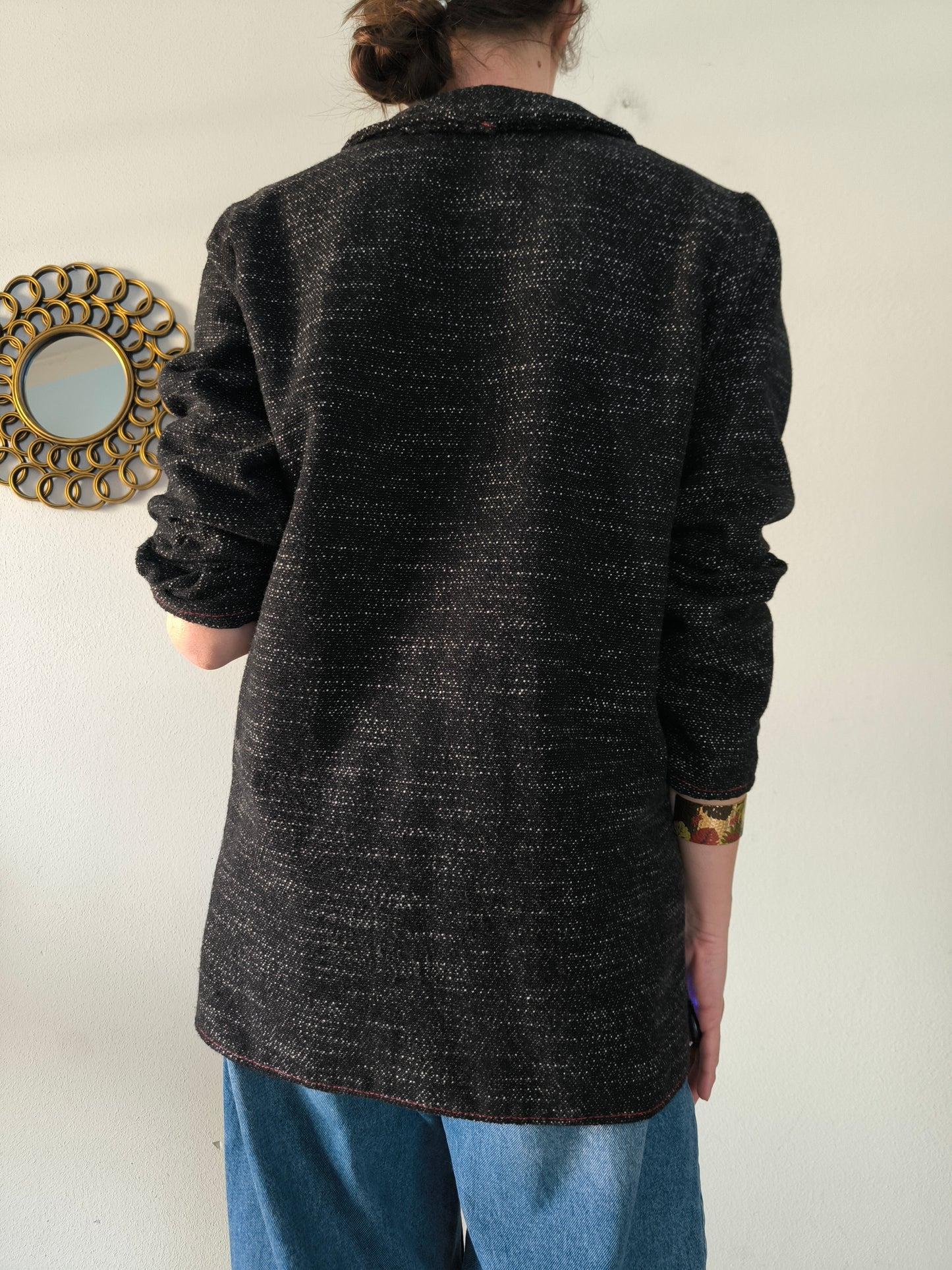 Blazer morbido antracite con cuciture in rosso