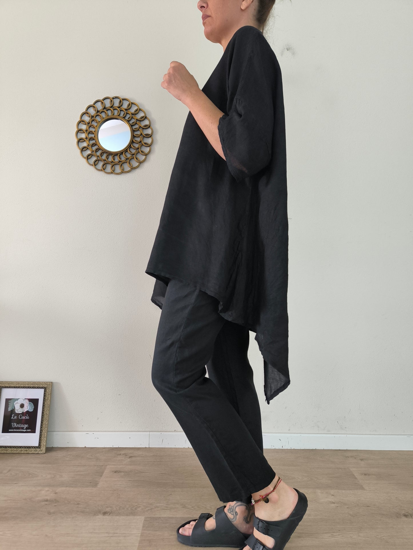 Blusa ampia in lino nero