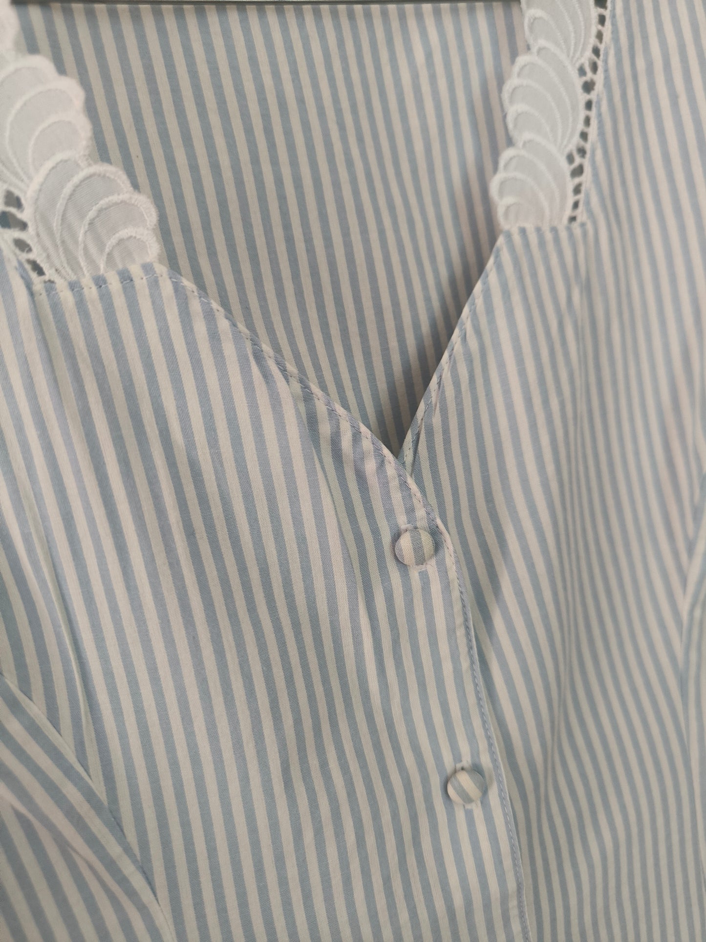 Top vintage sartoriale in cotone a righe bianco/azzurro
