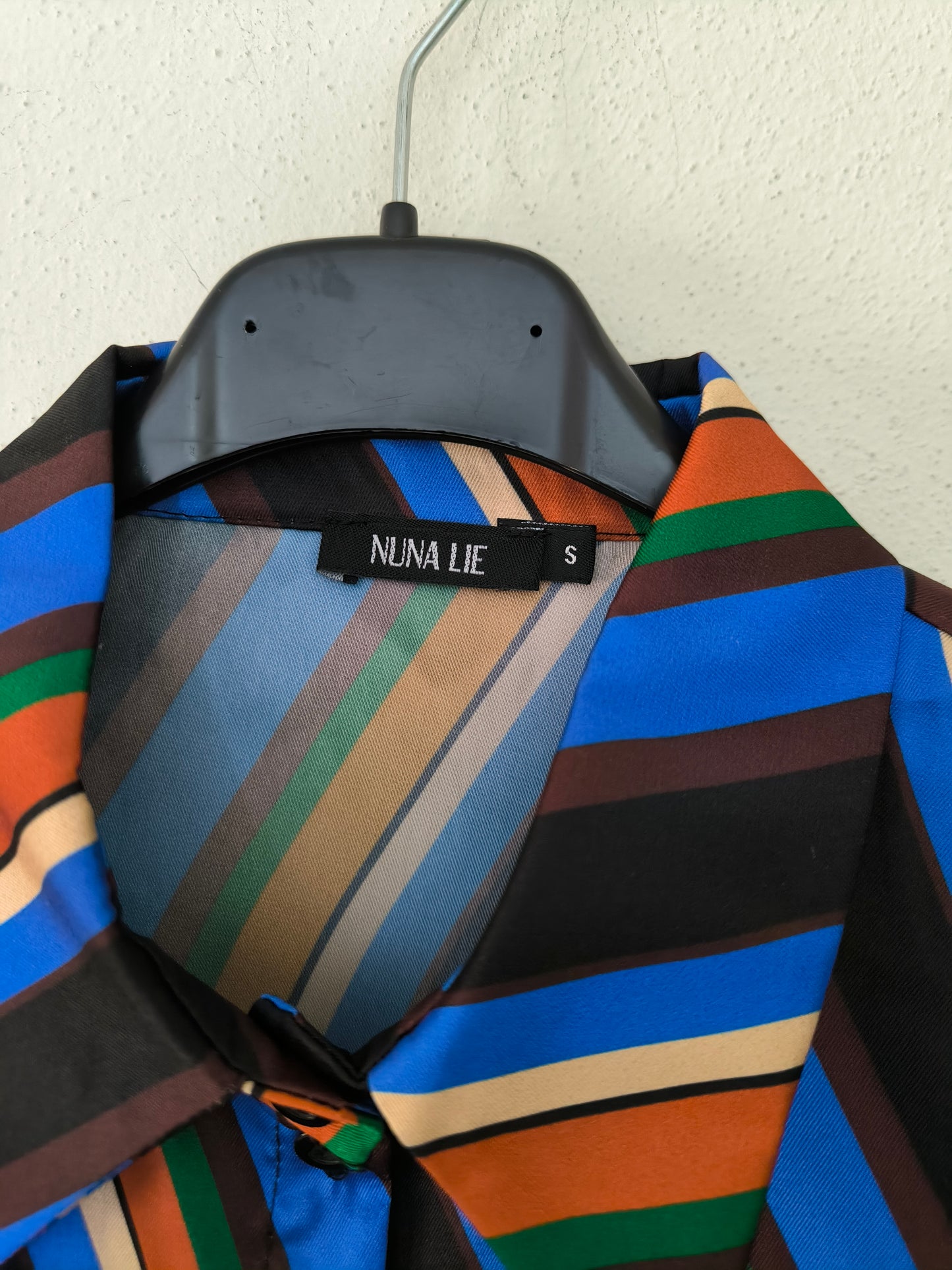 Camicetta in satin blu a righe Nuna Lie tg S