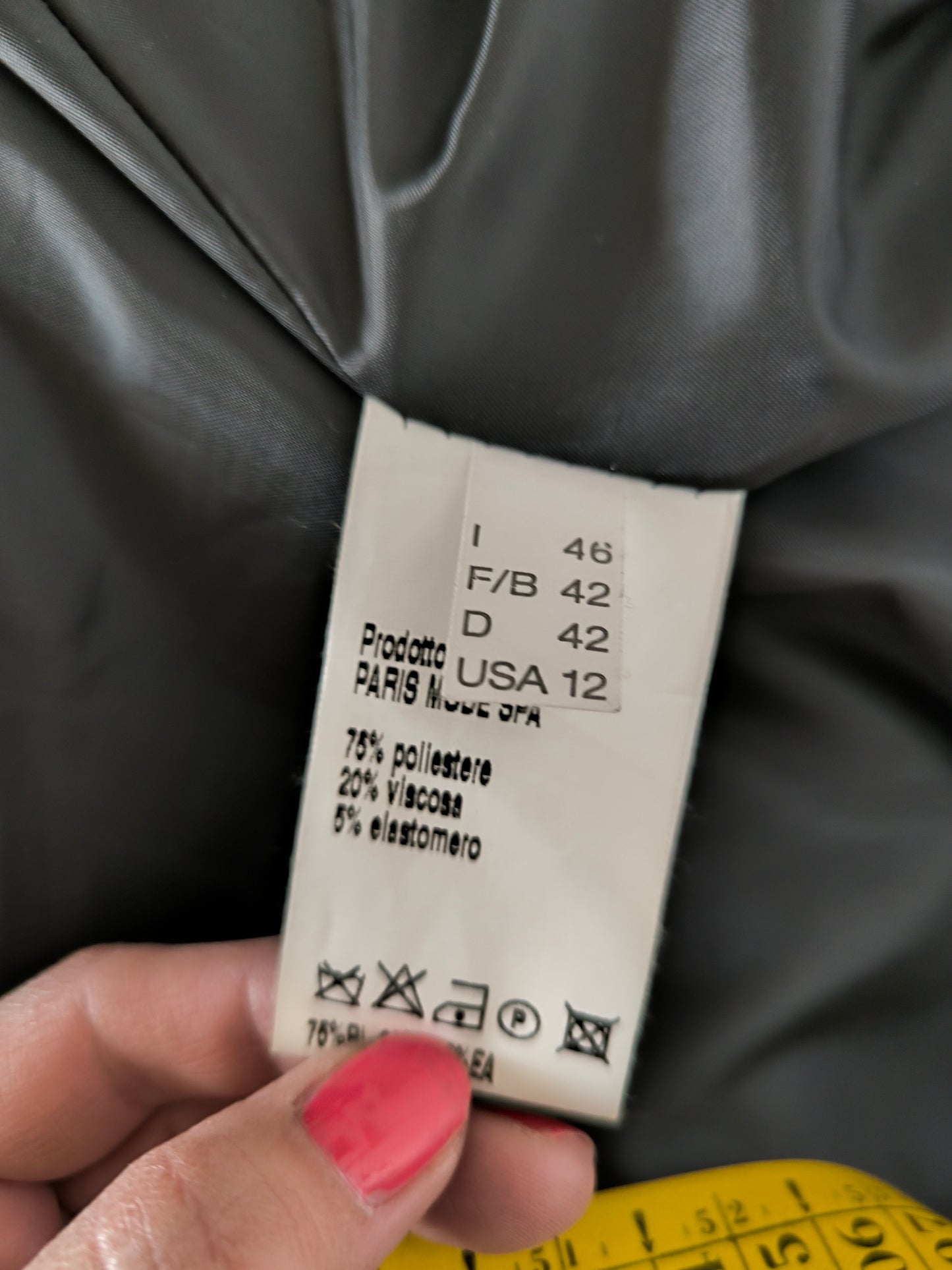 Cappotto nero con ruches