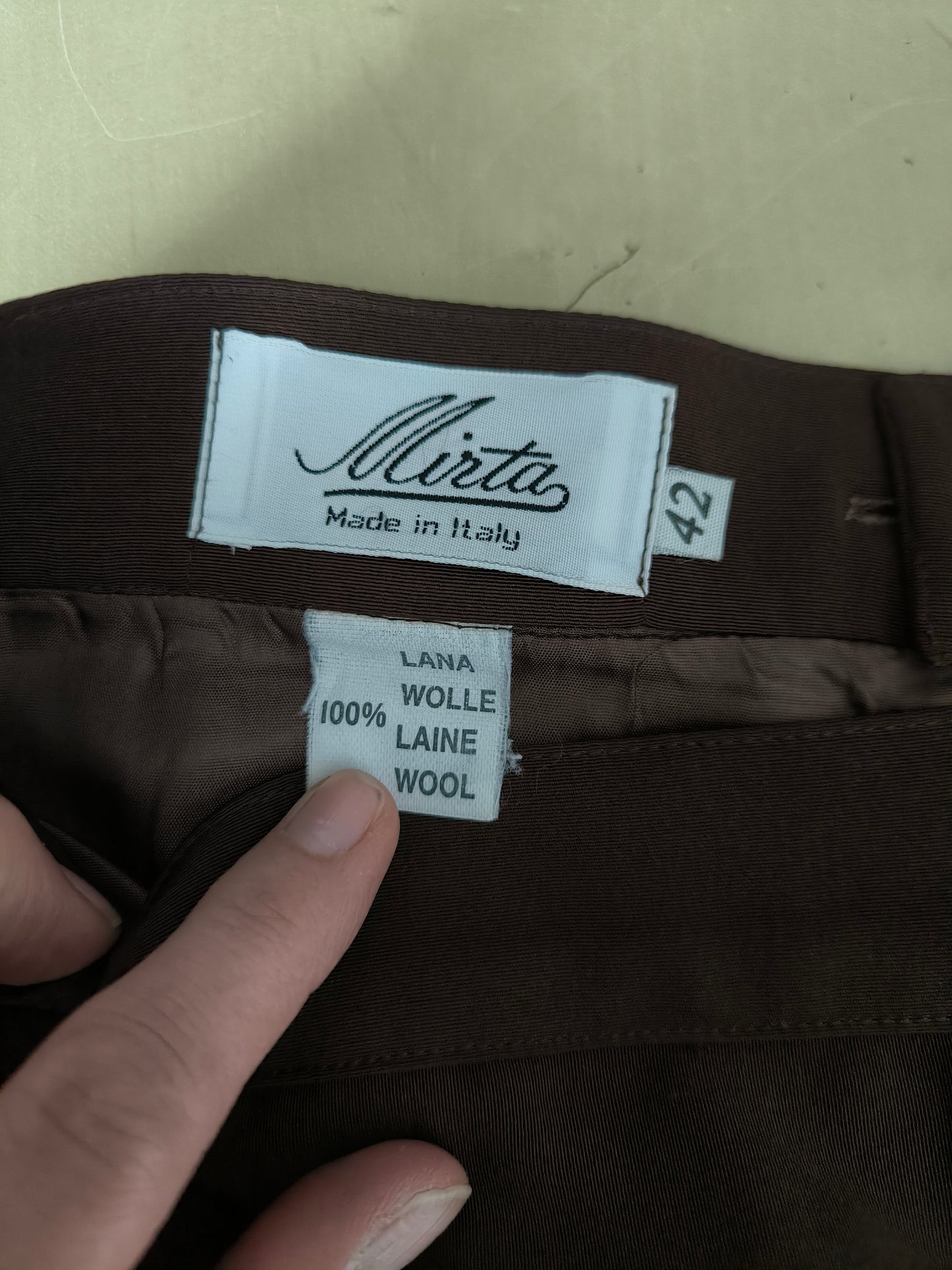 Gonnellina marrone a pieghe