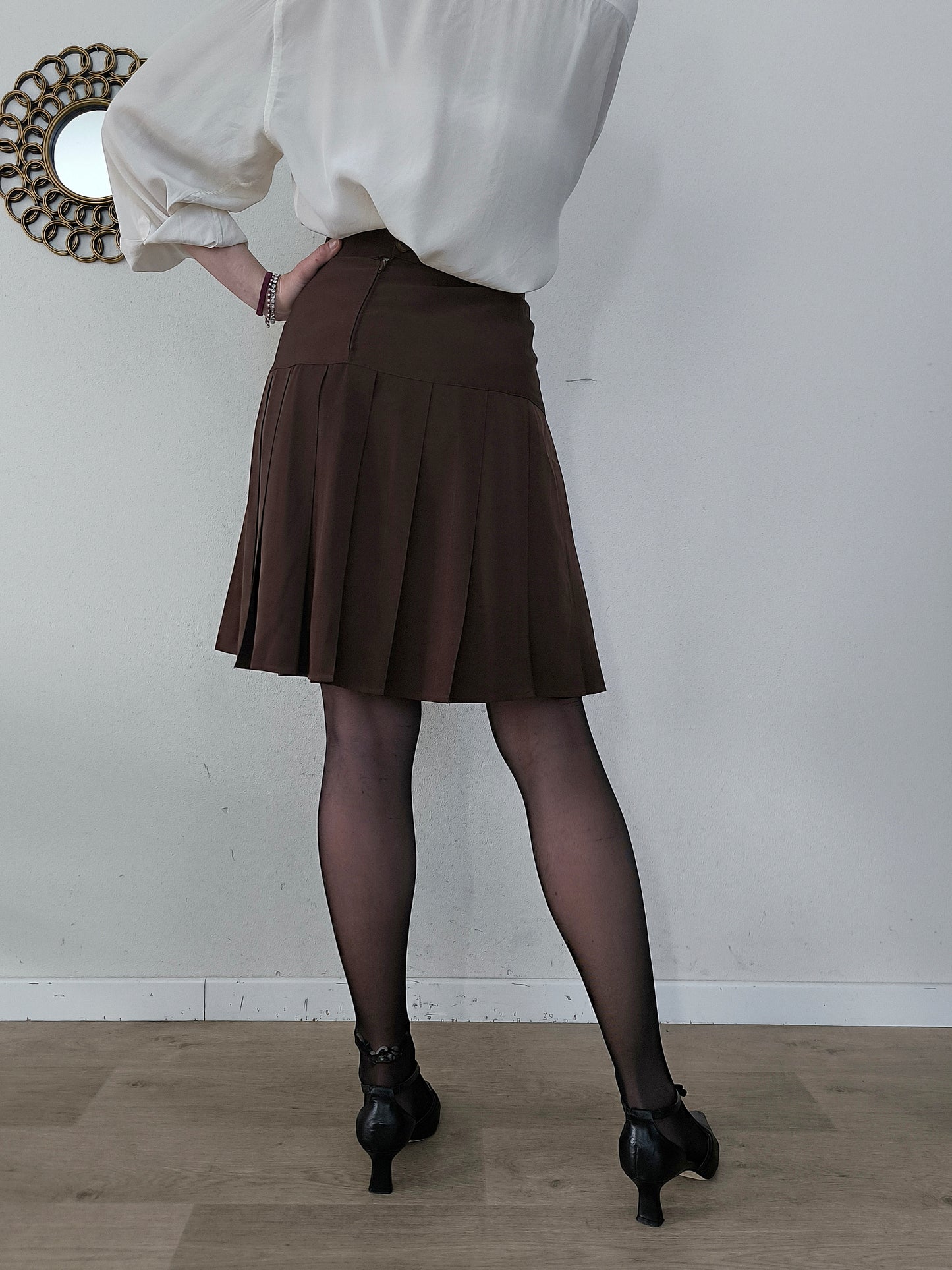 Gonnellina marrone a pieghe