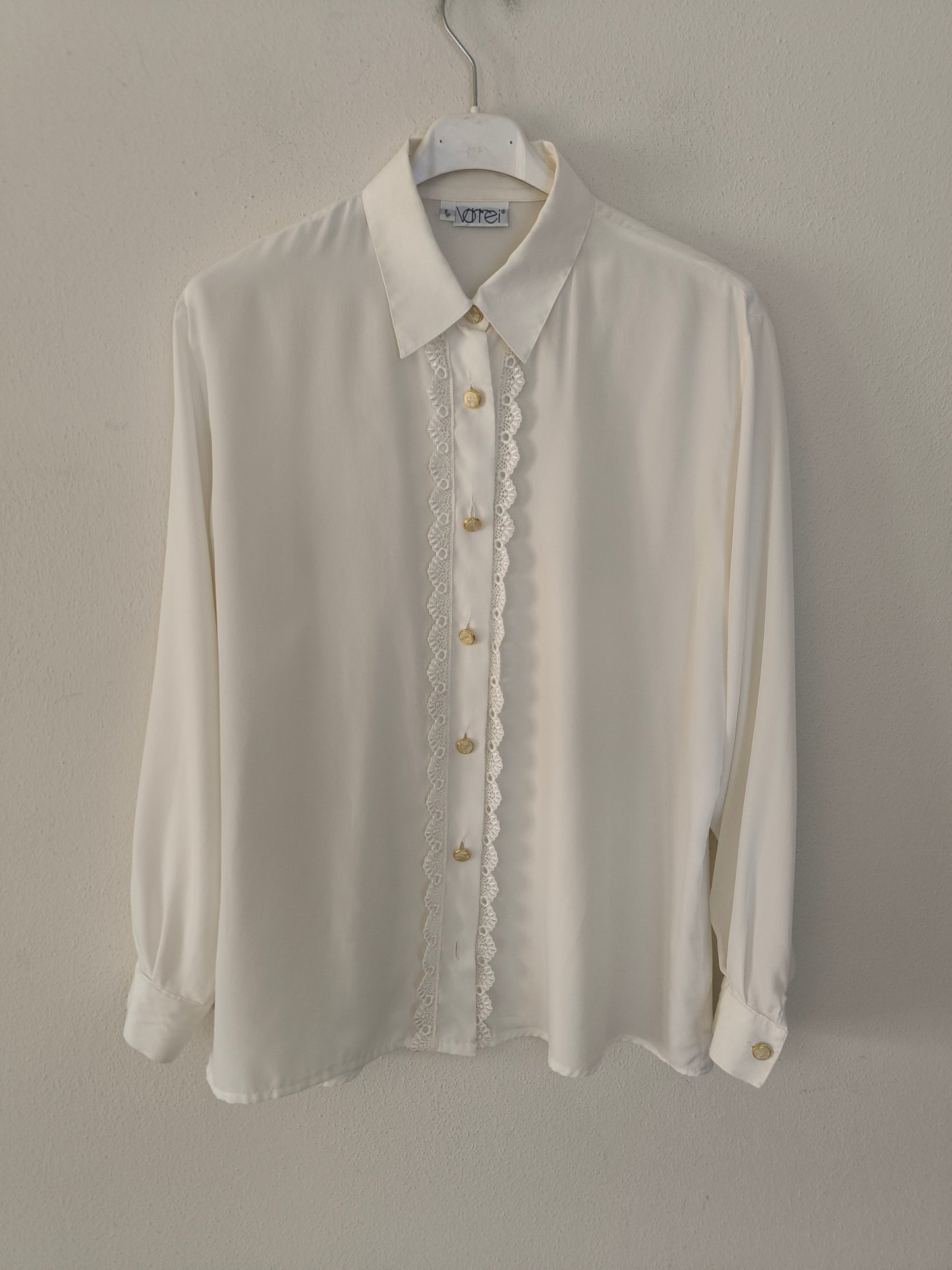 Camicia vintage bianca con pizzo centrale