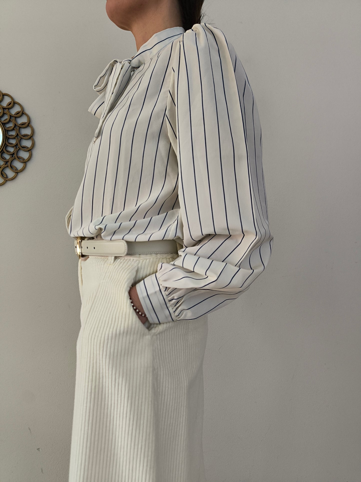 Camicetta vintage bianca rigata in blu, tg Unica