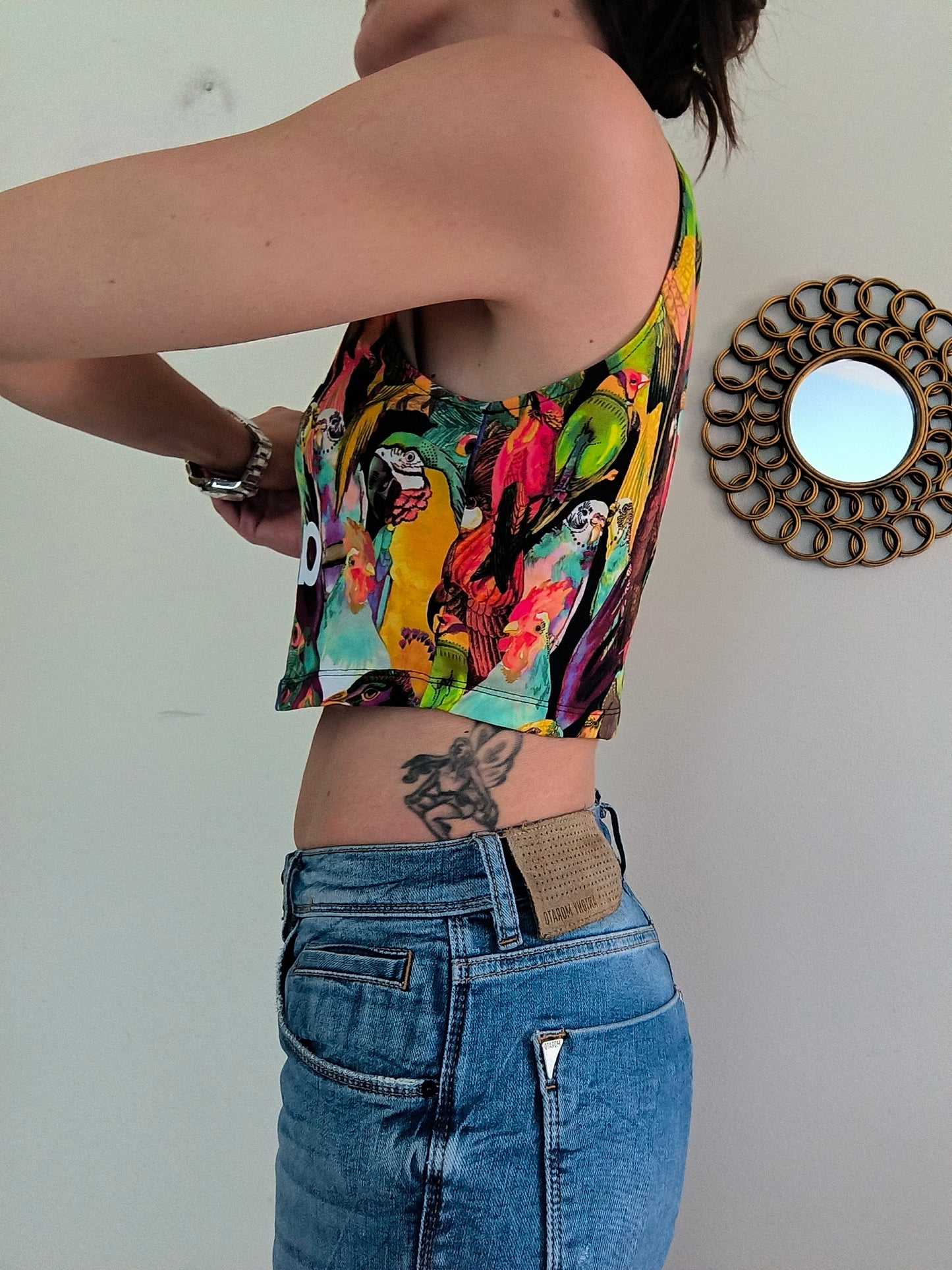 Adidas top cropped colorato con logo centrale tg M