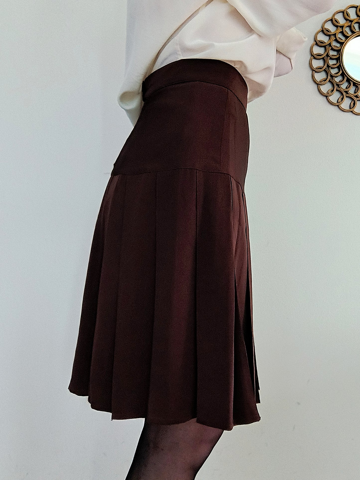 Gonnellina marrone a pieghe