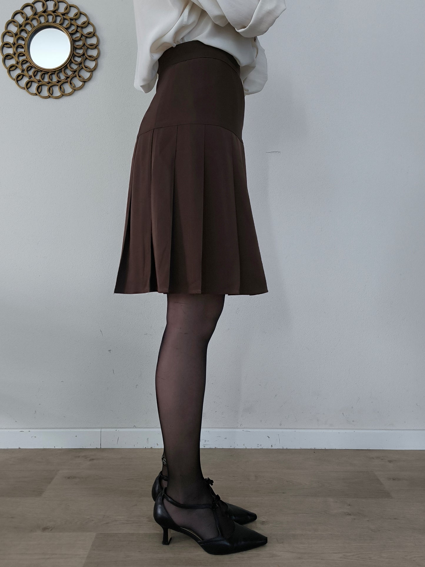 Gonnellina marrone a pieghe