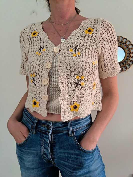 Giacchino crochet con fiori gialli