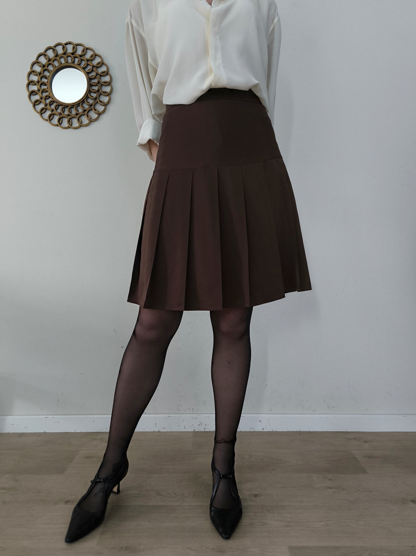 Gonnellina marrone a pieghe