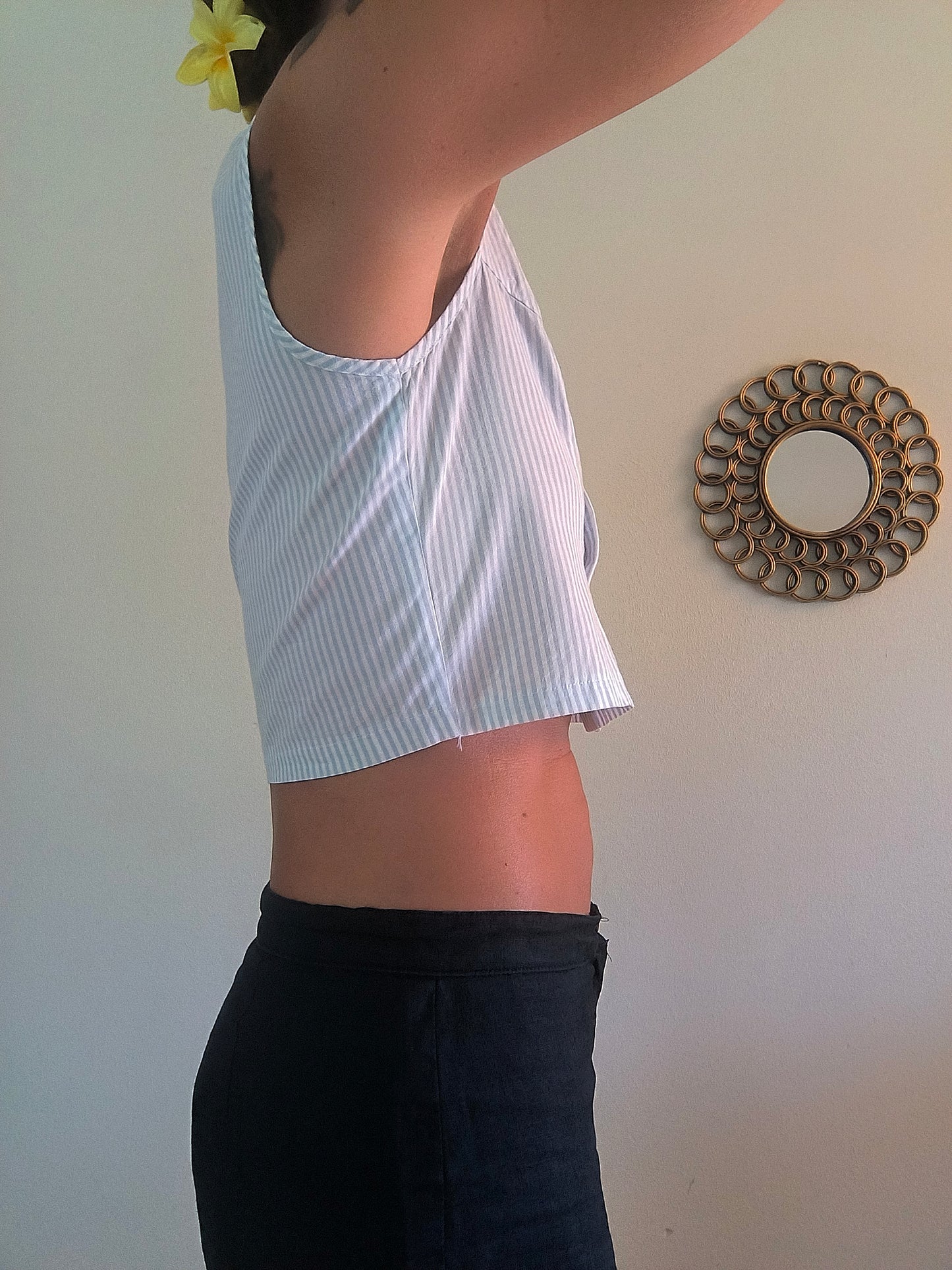 Top vintage sartoriale in cotone a righe bianco/azzurro