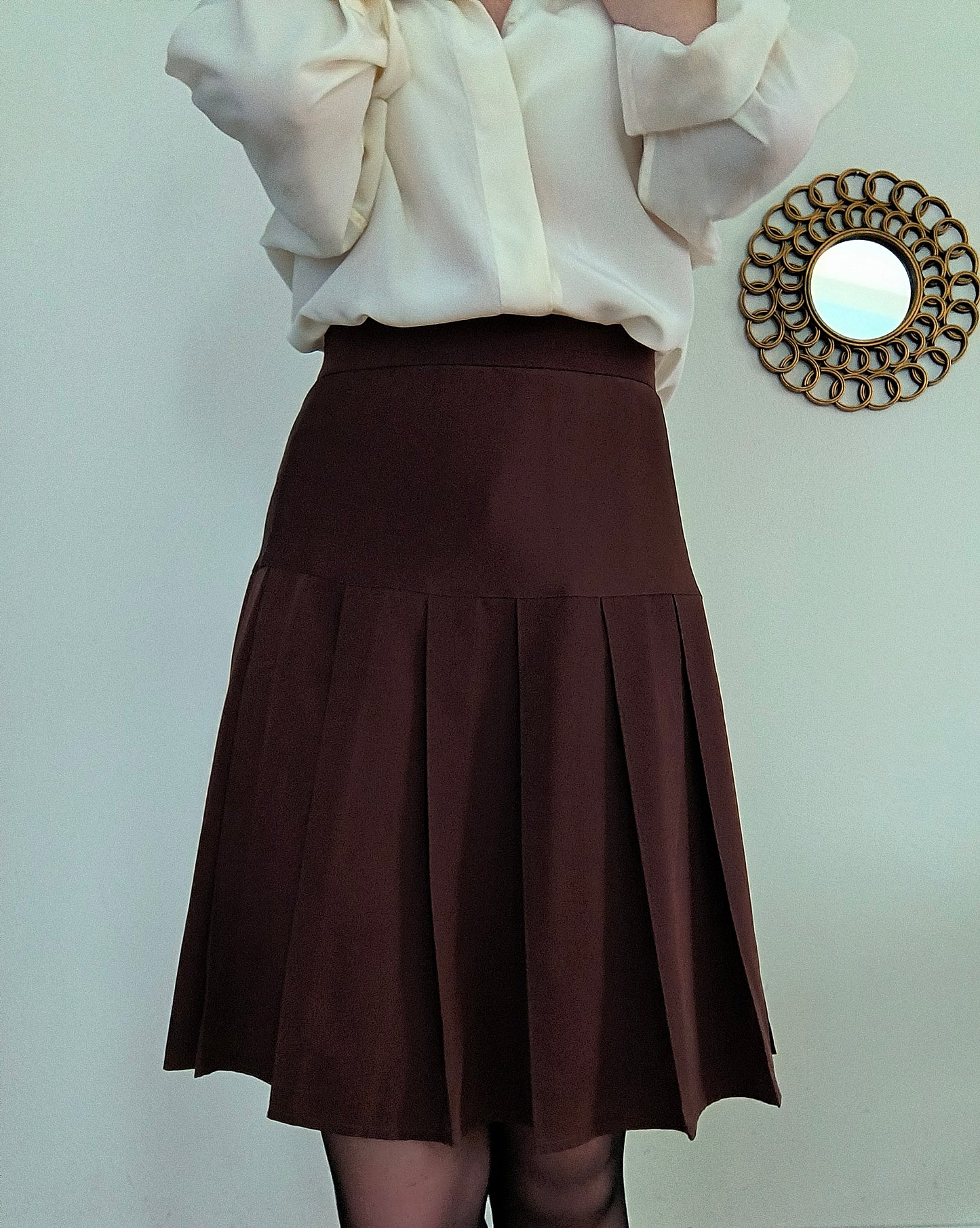 Gonnellina marrone a pieghe