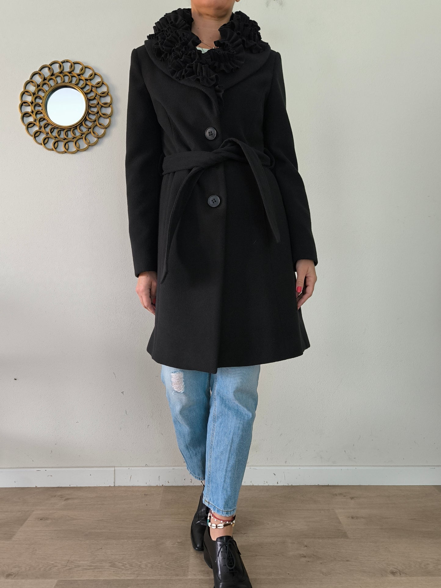 Cappotto nero con ruches