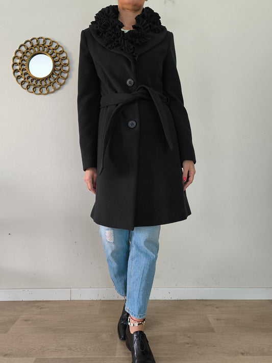 Cappotto nero con ruches