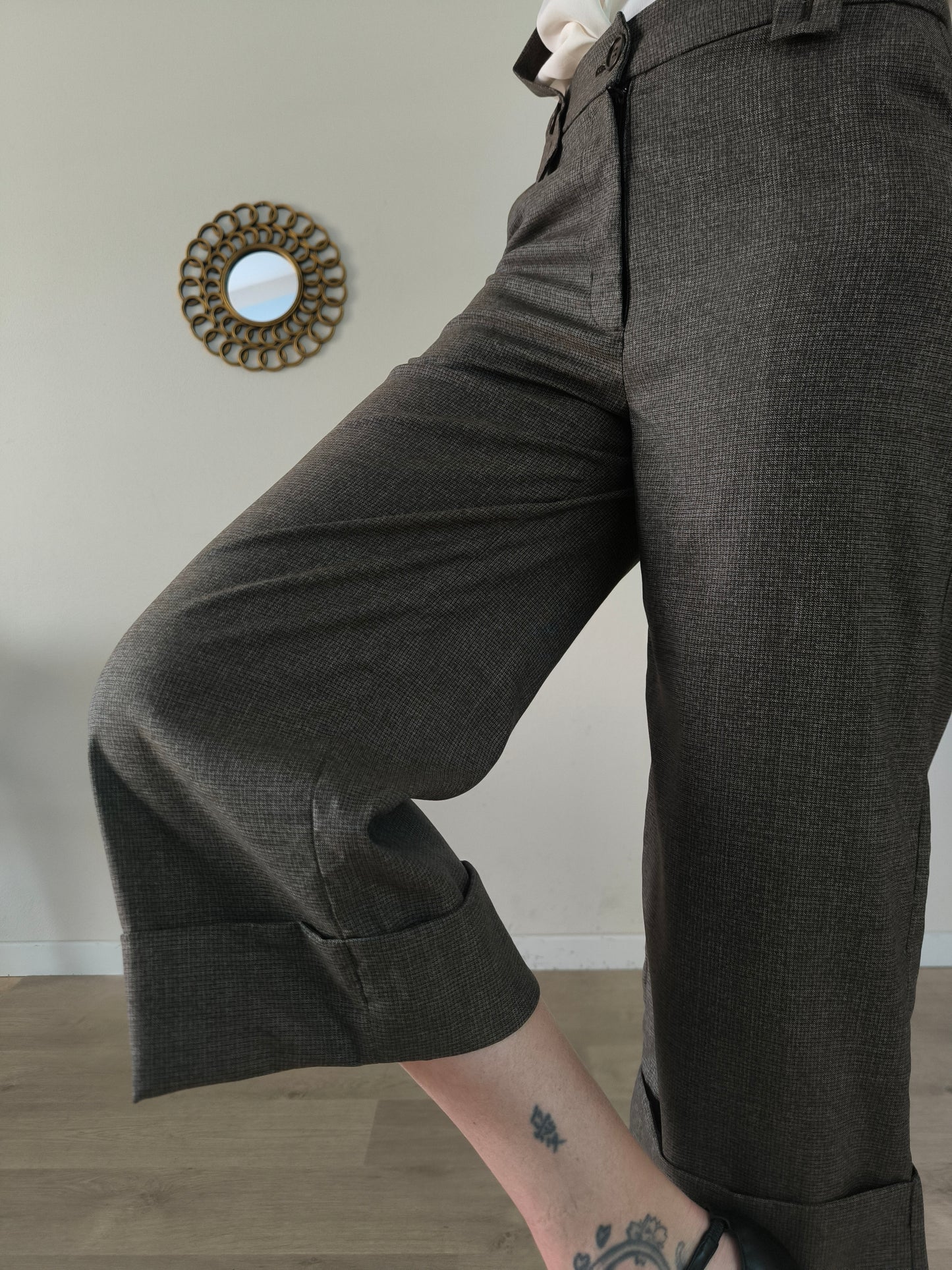 Pantalone Cropped con bretelle