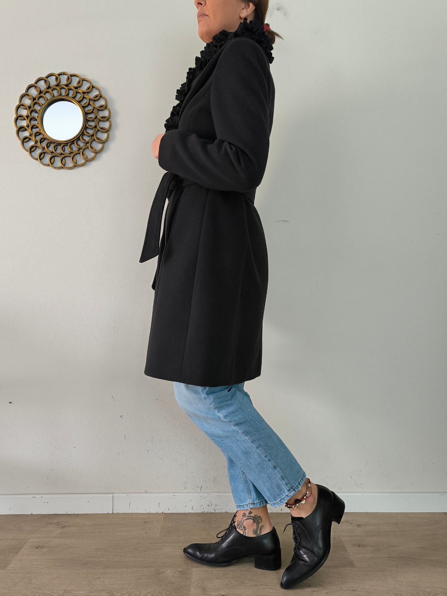 Cappotto nero con ruches