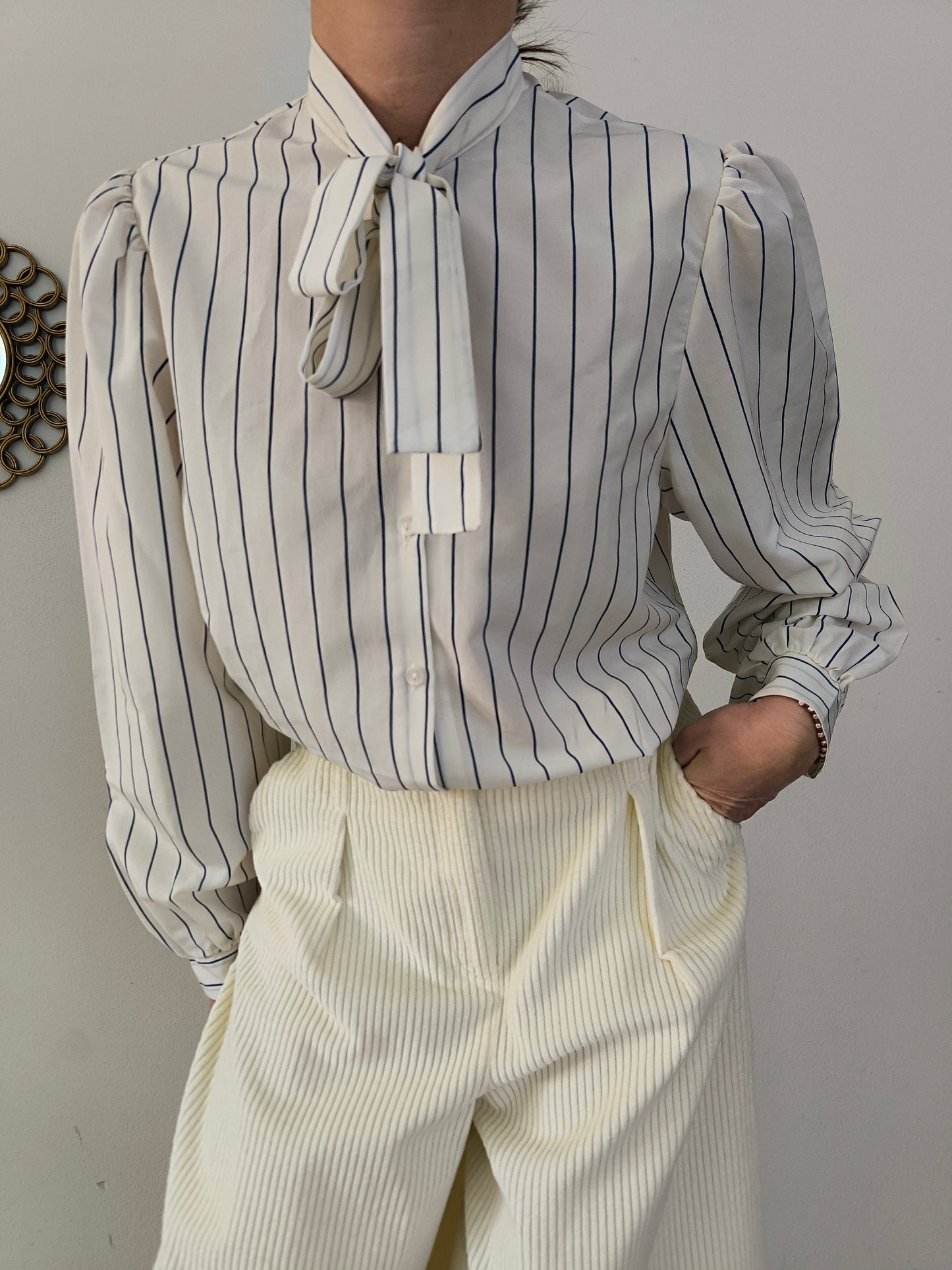 Camicetta vintage bianca rigata in blu, tg Unica