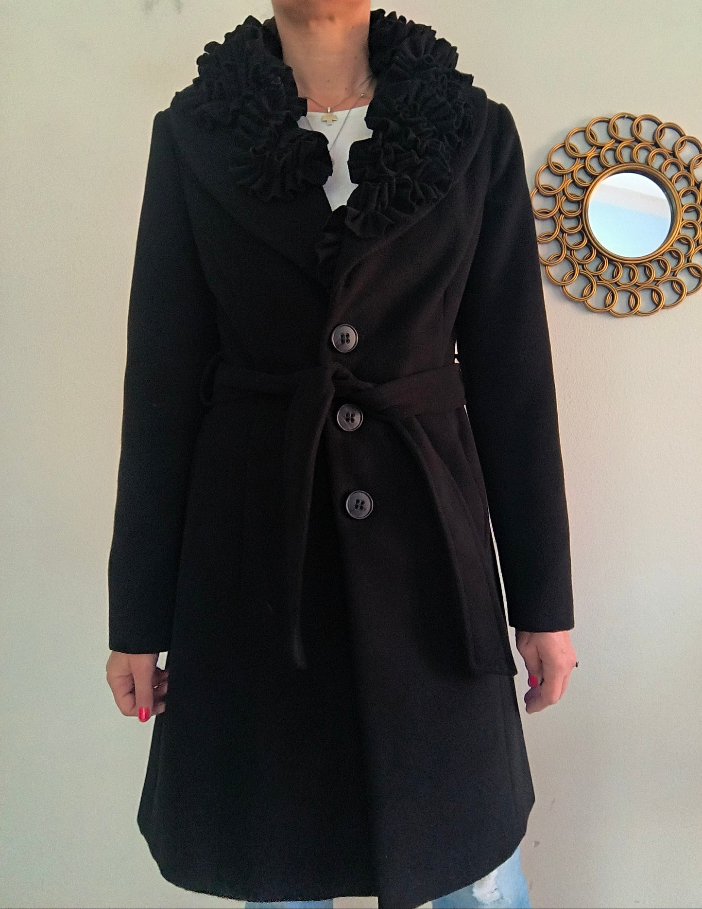 Cappotto nero con ruches