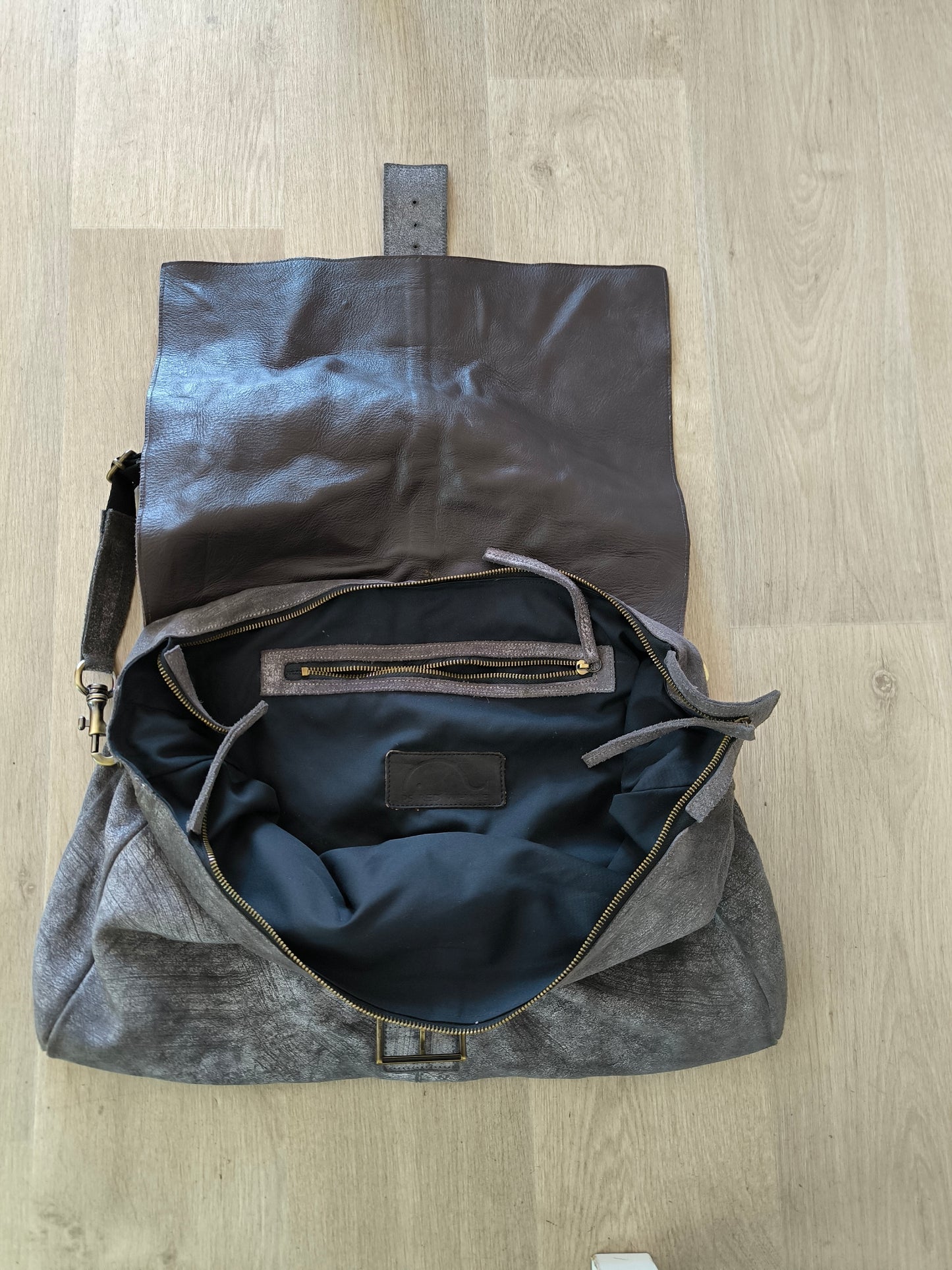 Borsa postina in pelle artigianale PS Red Whale