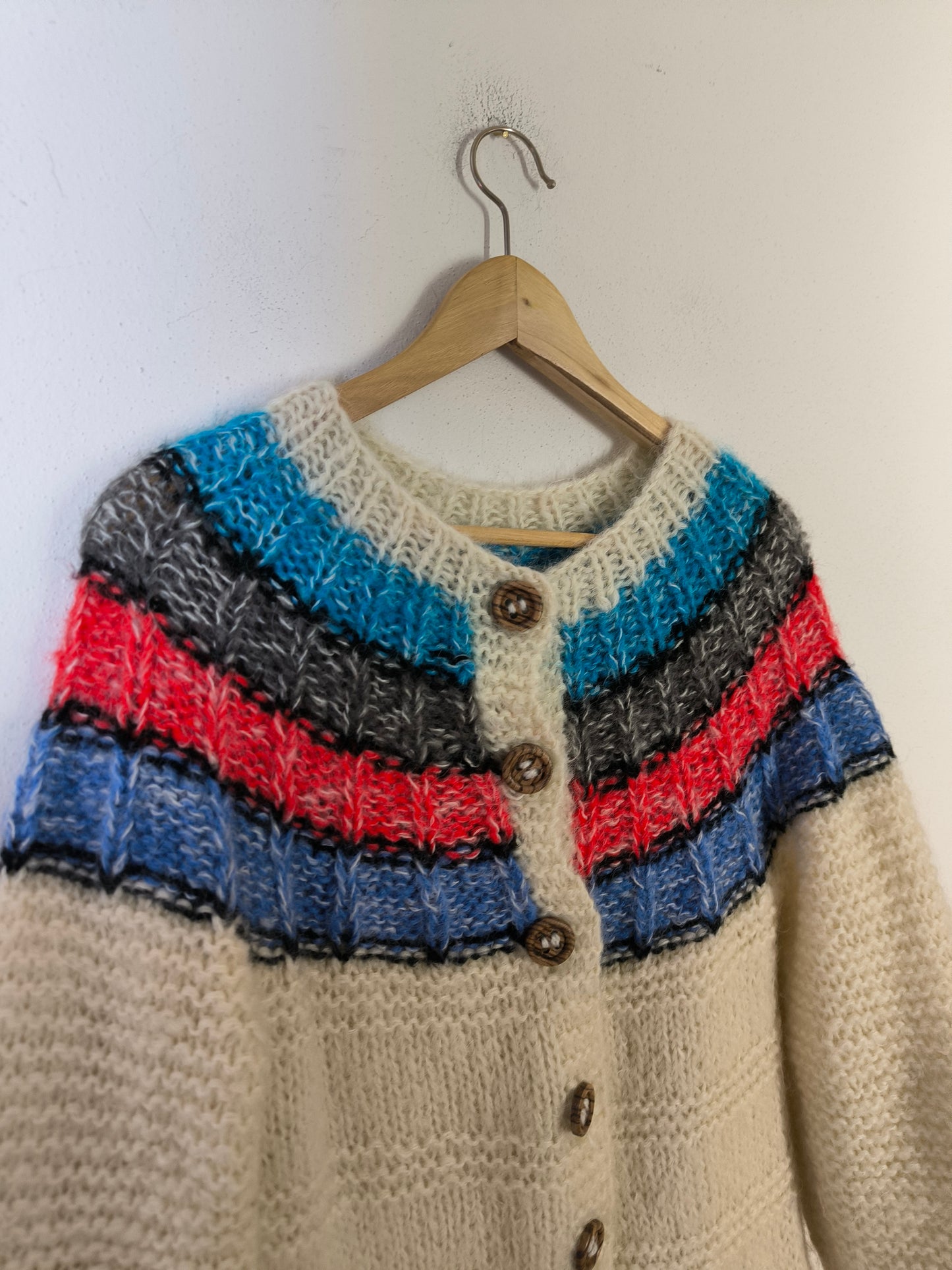 Cardigan norvegese in lana fatto a mano