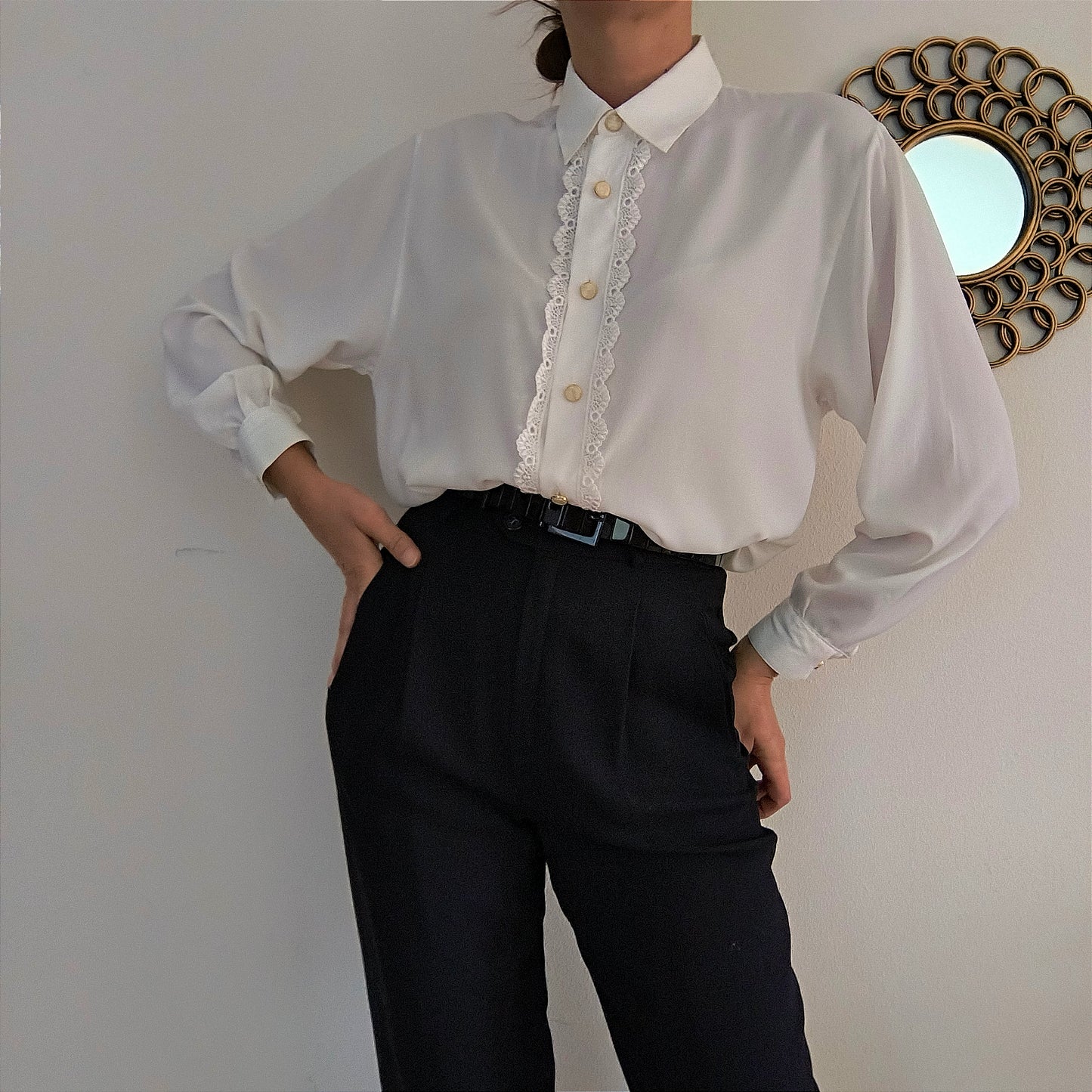 Camicia vintage bianca con pizzo centrale