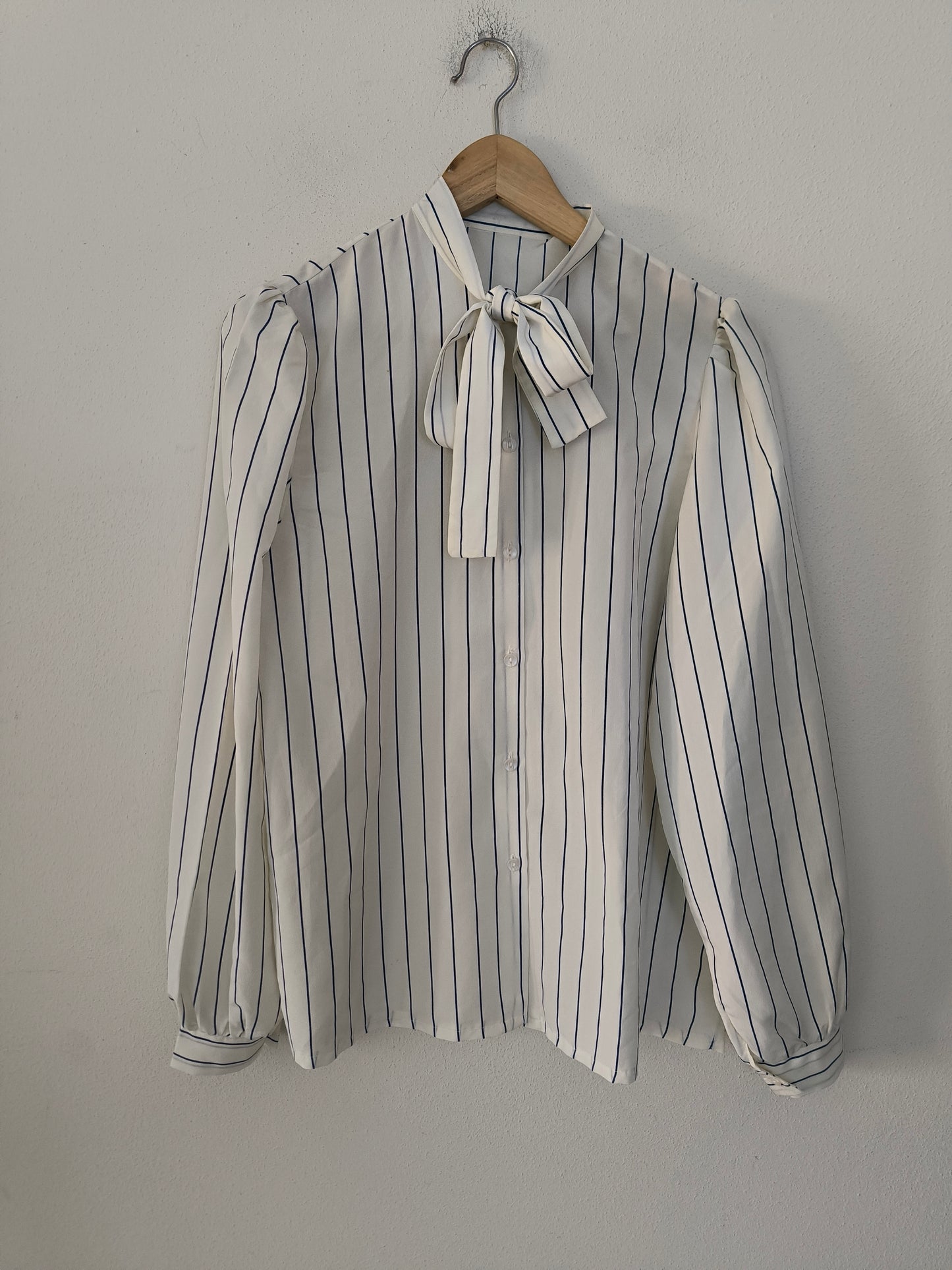 Camicetta vintage bianca rigata in blu, tg Unica