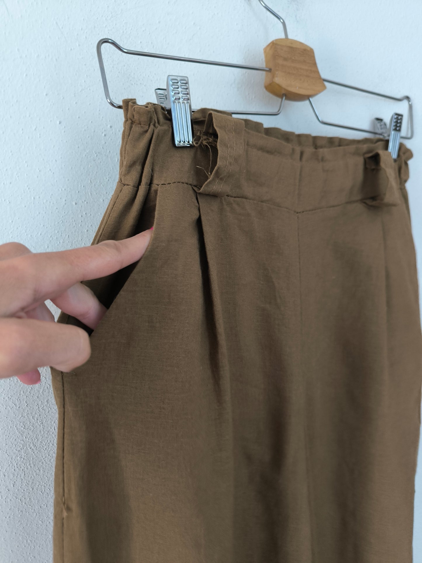 Pantalone ampio marrone in lino e viscosa