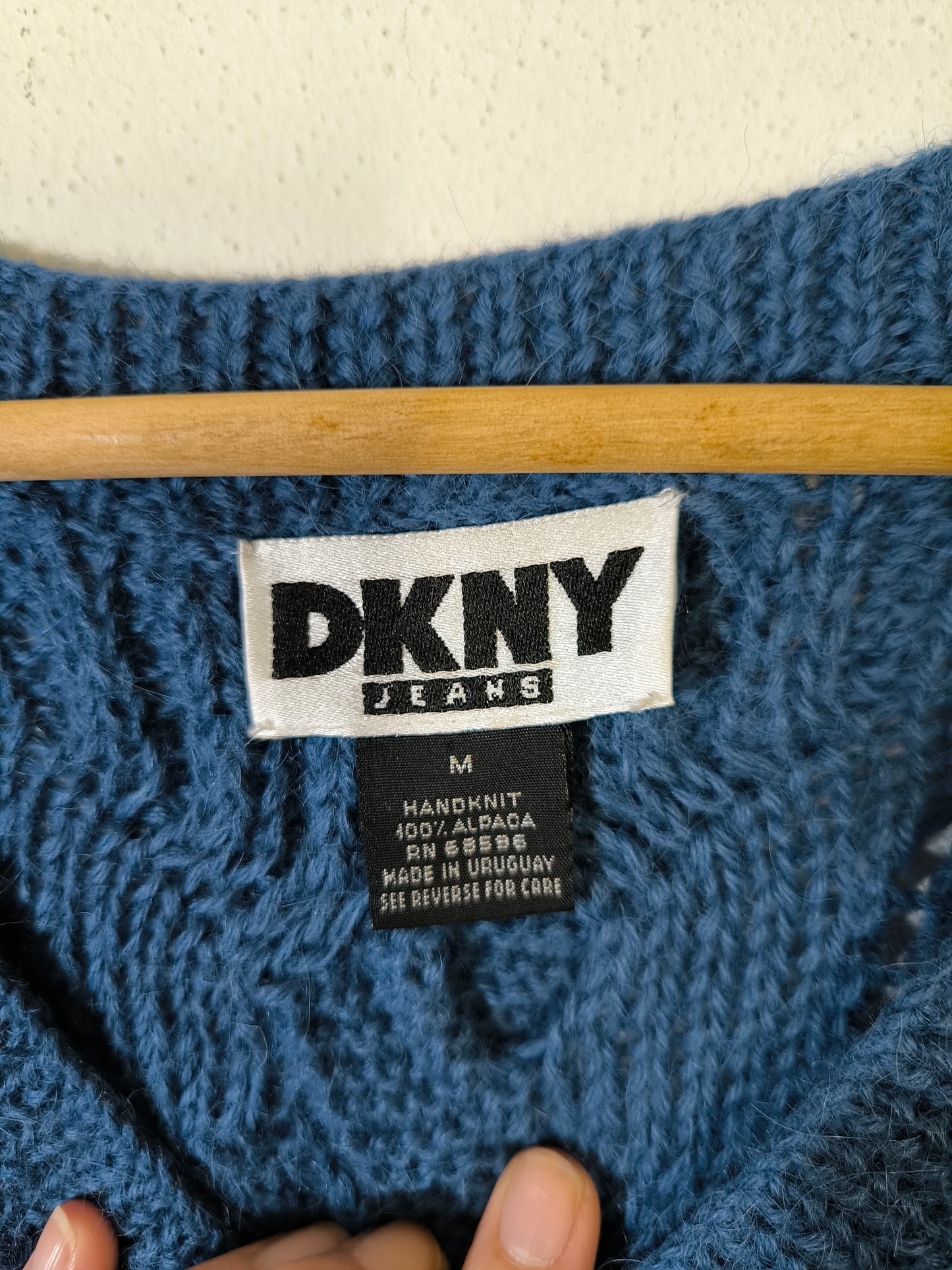 Maglione DKNY handknitted in lana d'alpaca blu