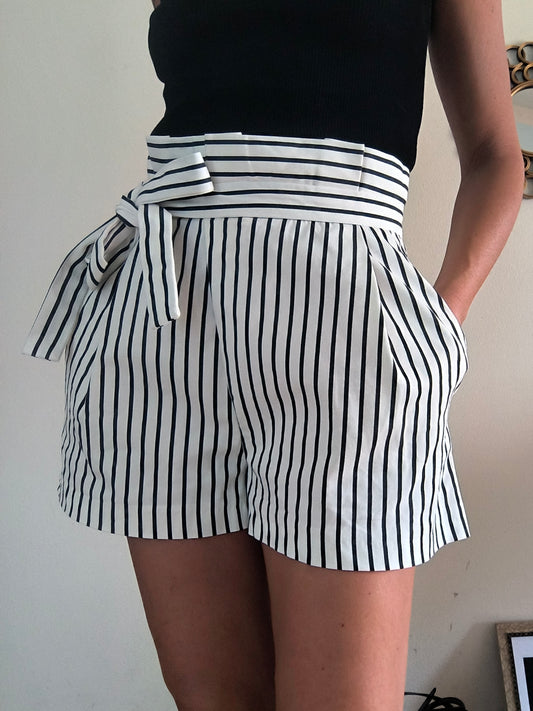 Shorts bianco a righe verticali