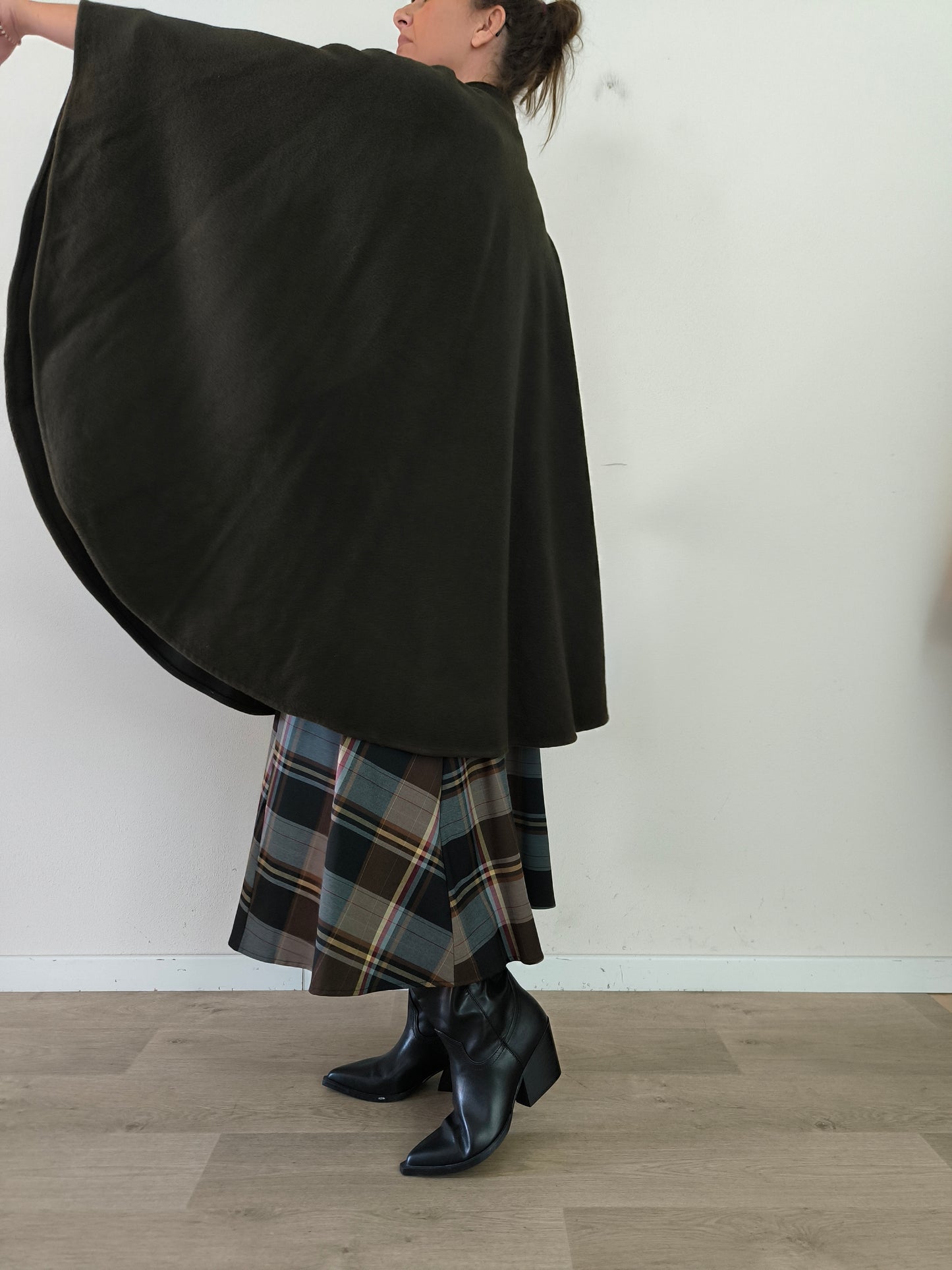 Cappa sartoriale in lana verde scuro