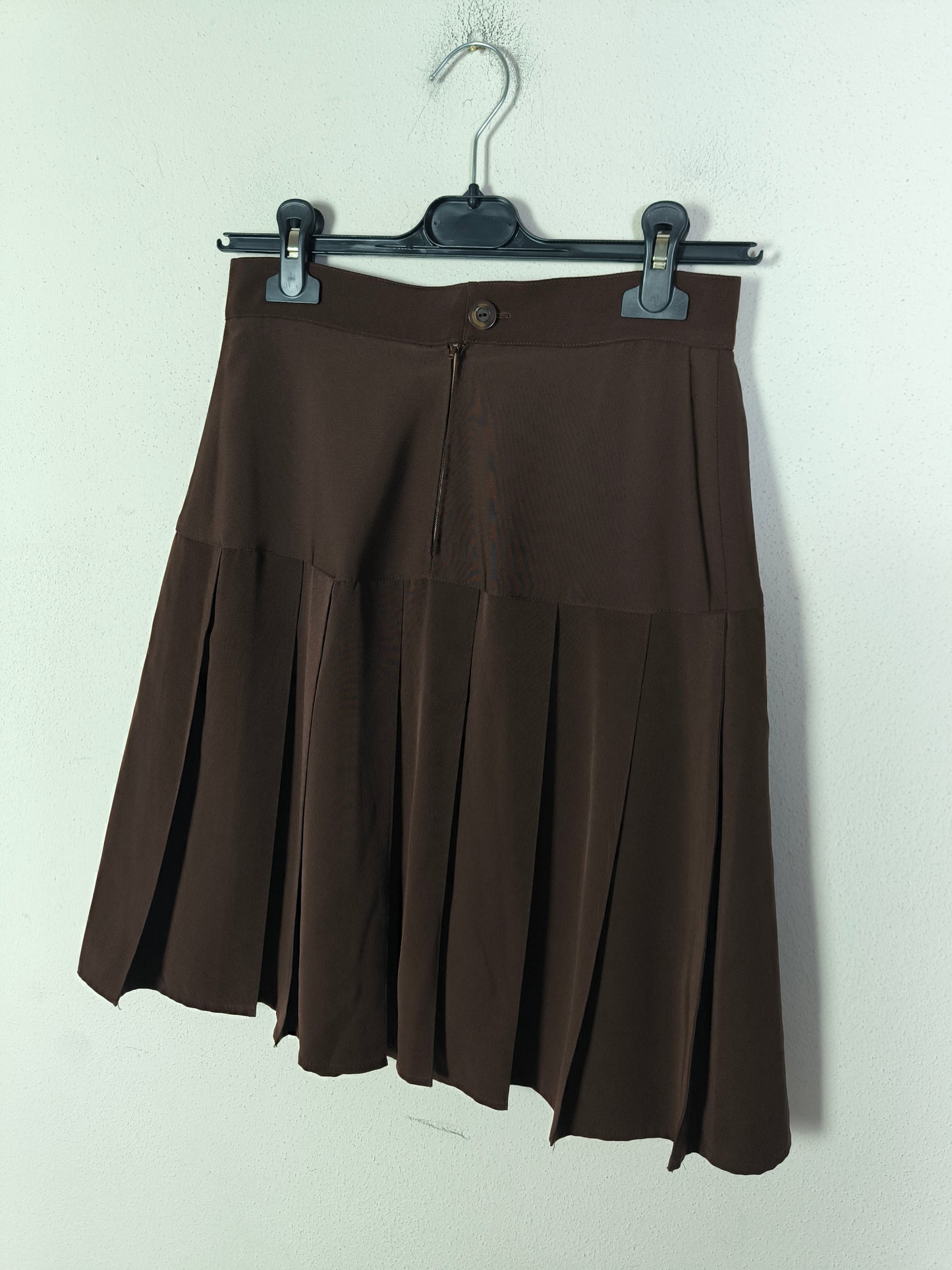 Gonnellina marrone a pieghe