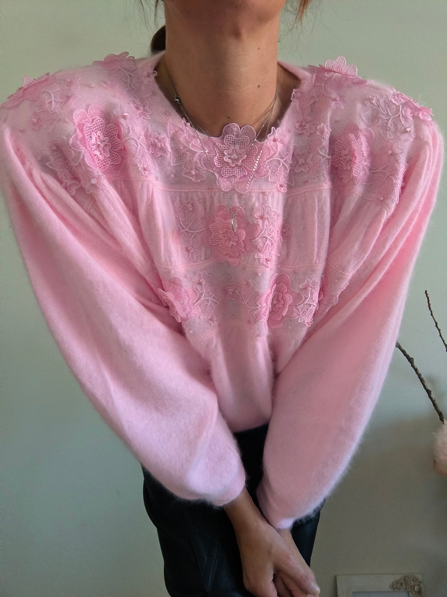 Maglione Buba, in lana d'angora rosa.