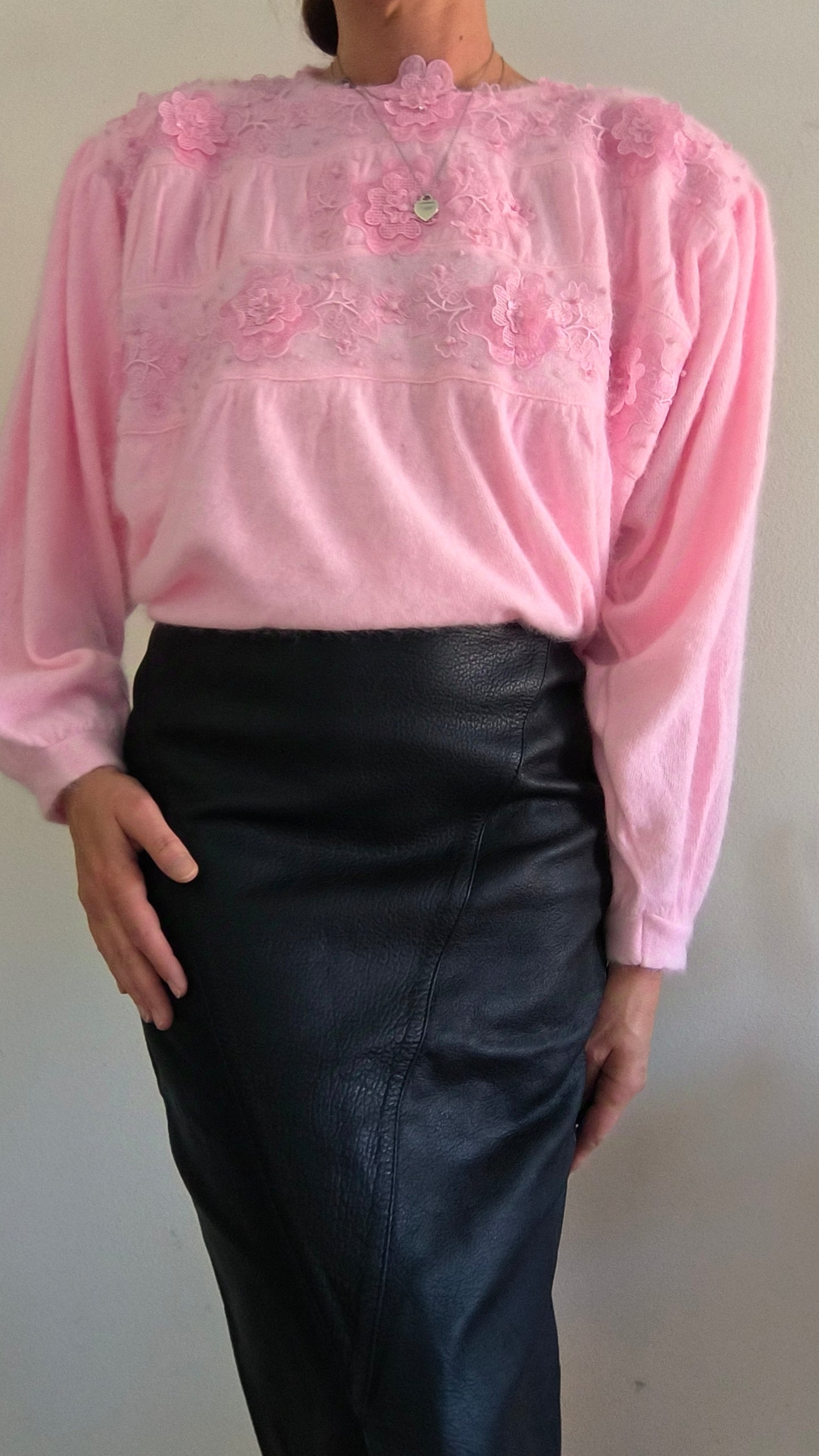 Maglione Buba, in lana d'angora rosa.